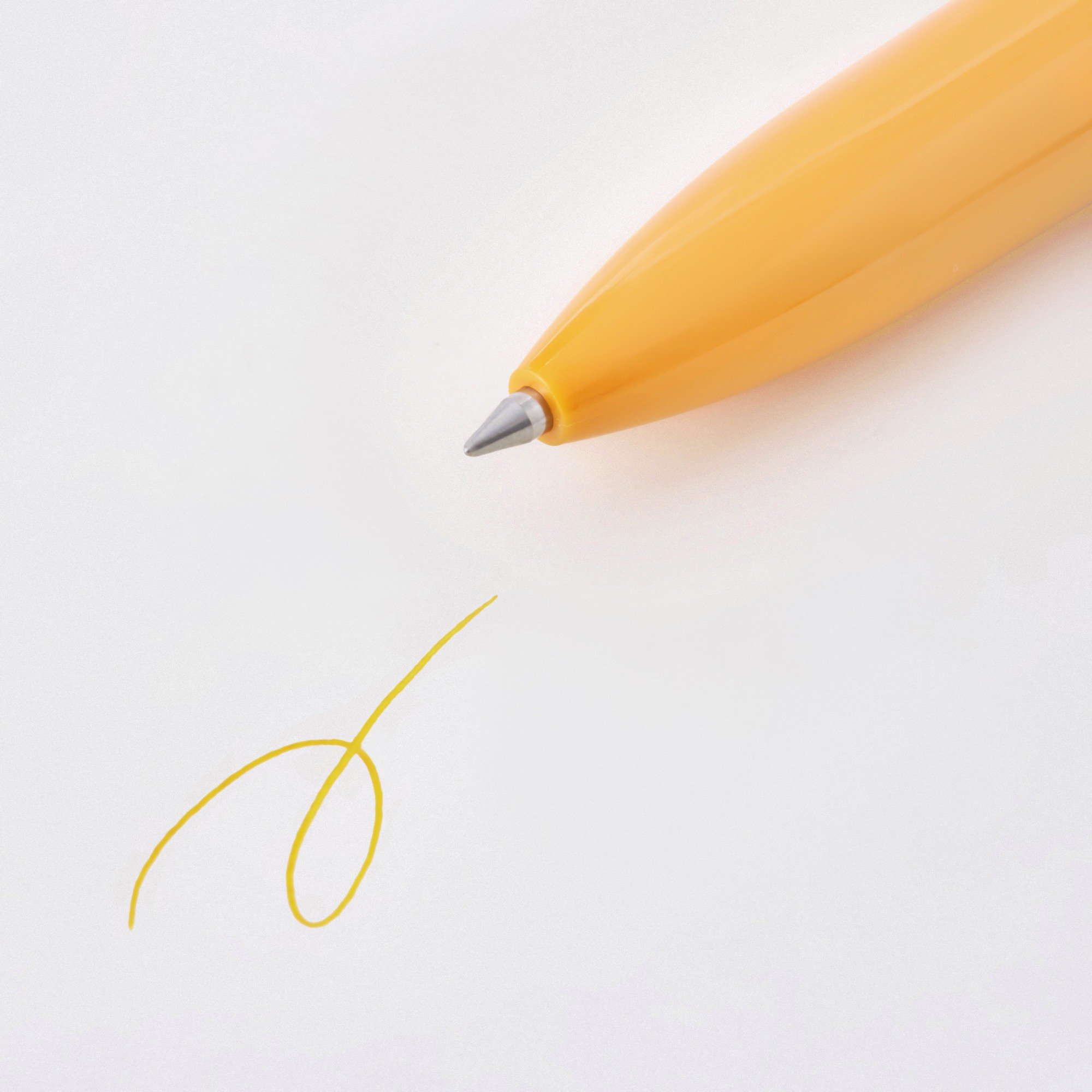Compact ballpoint pen cap type