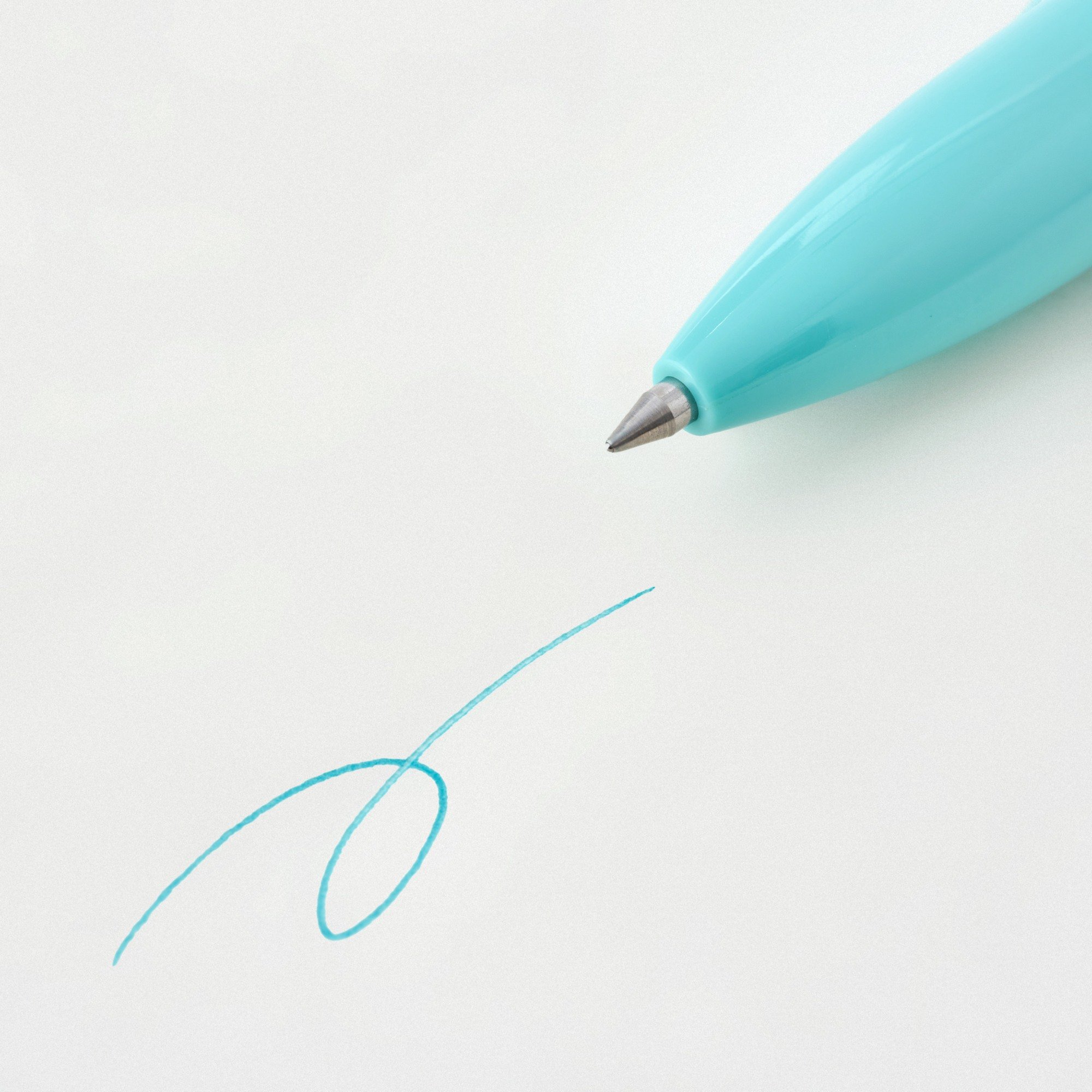 Compact ballpoint pen cap type