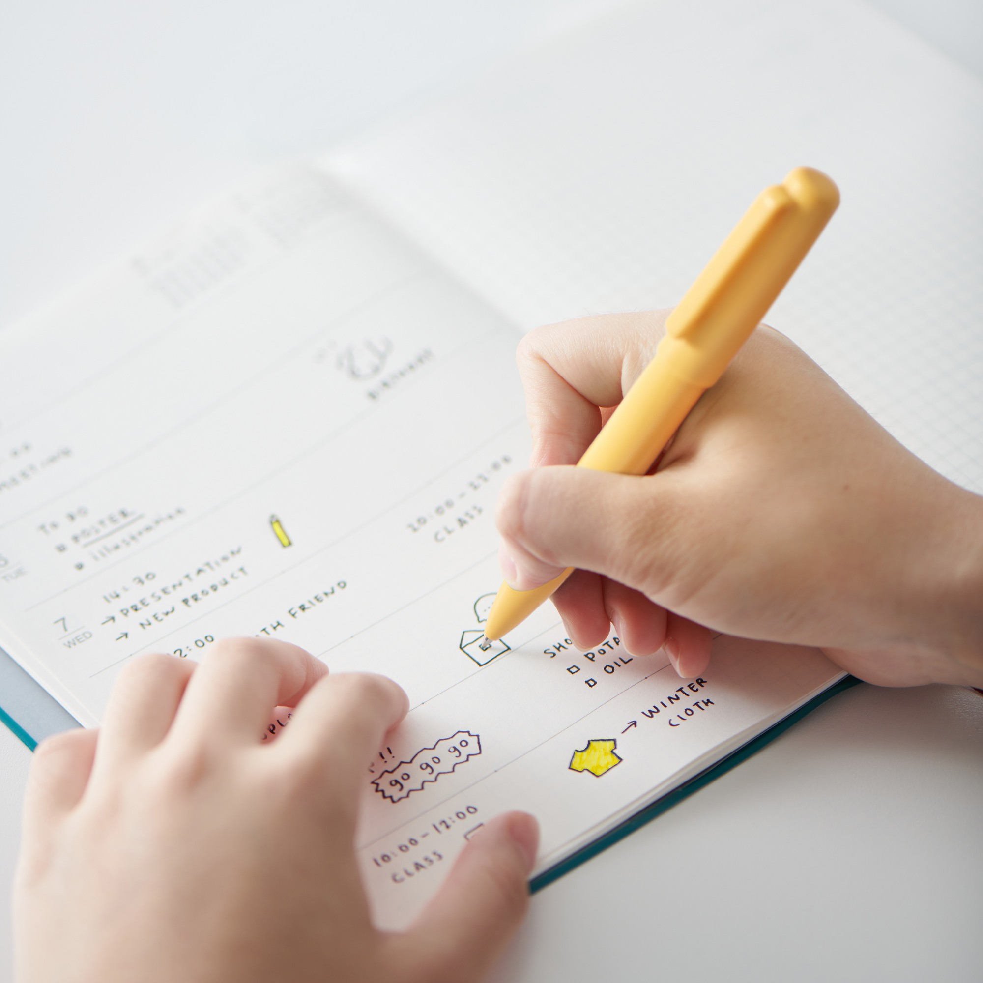 Compact ballpoint pen cap type