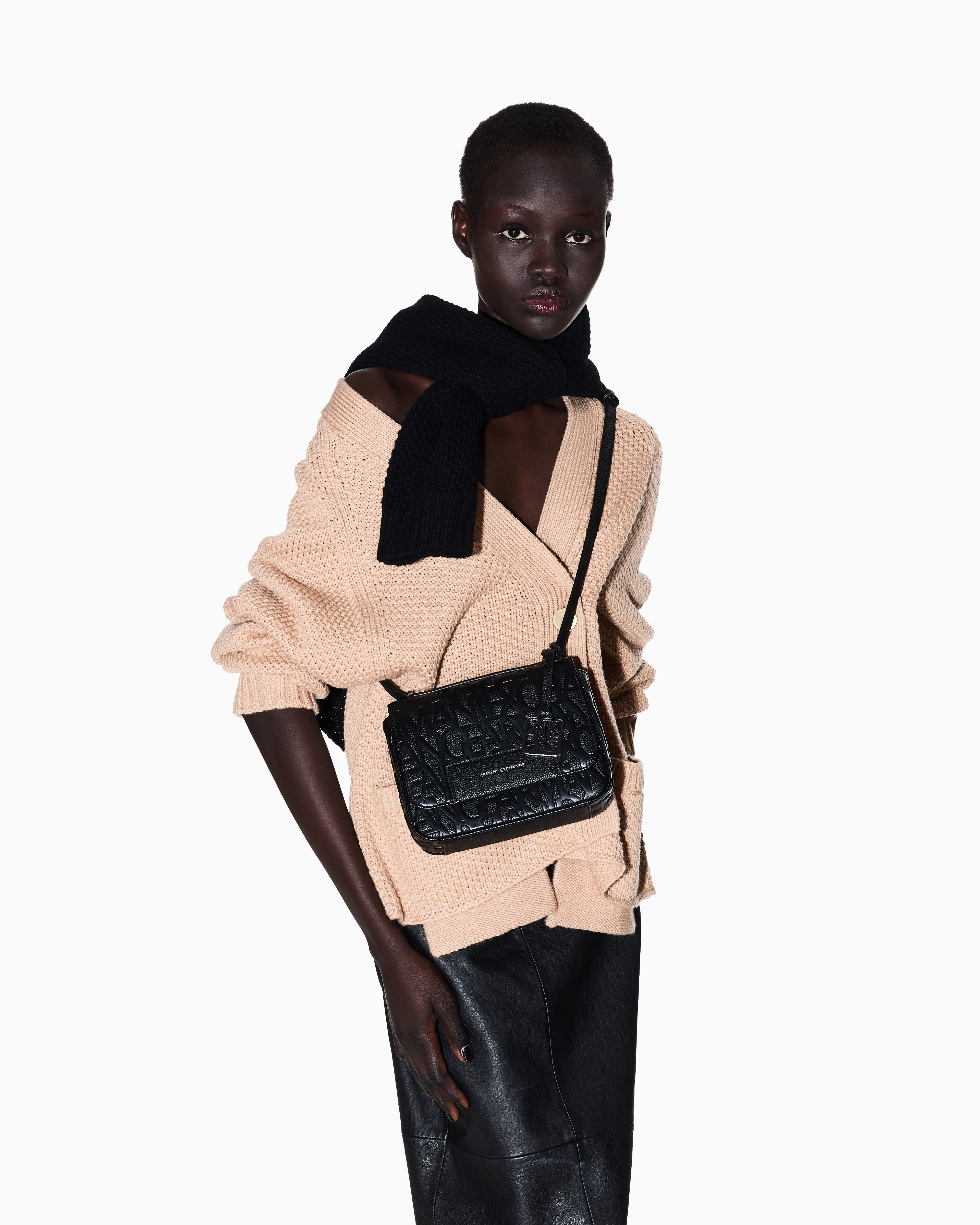 Liz Mat MESSENGER BAG