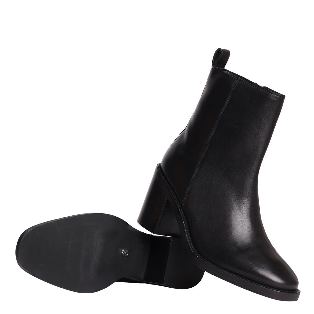 Lucah Black Boots