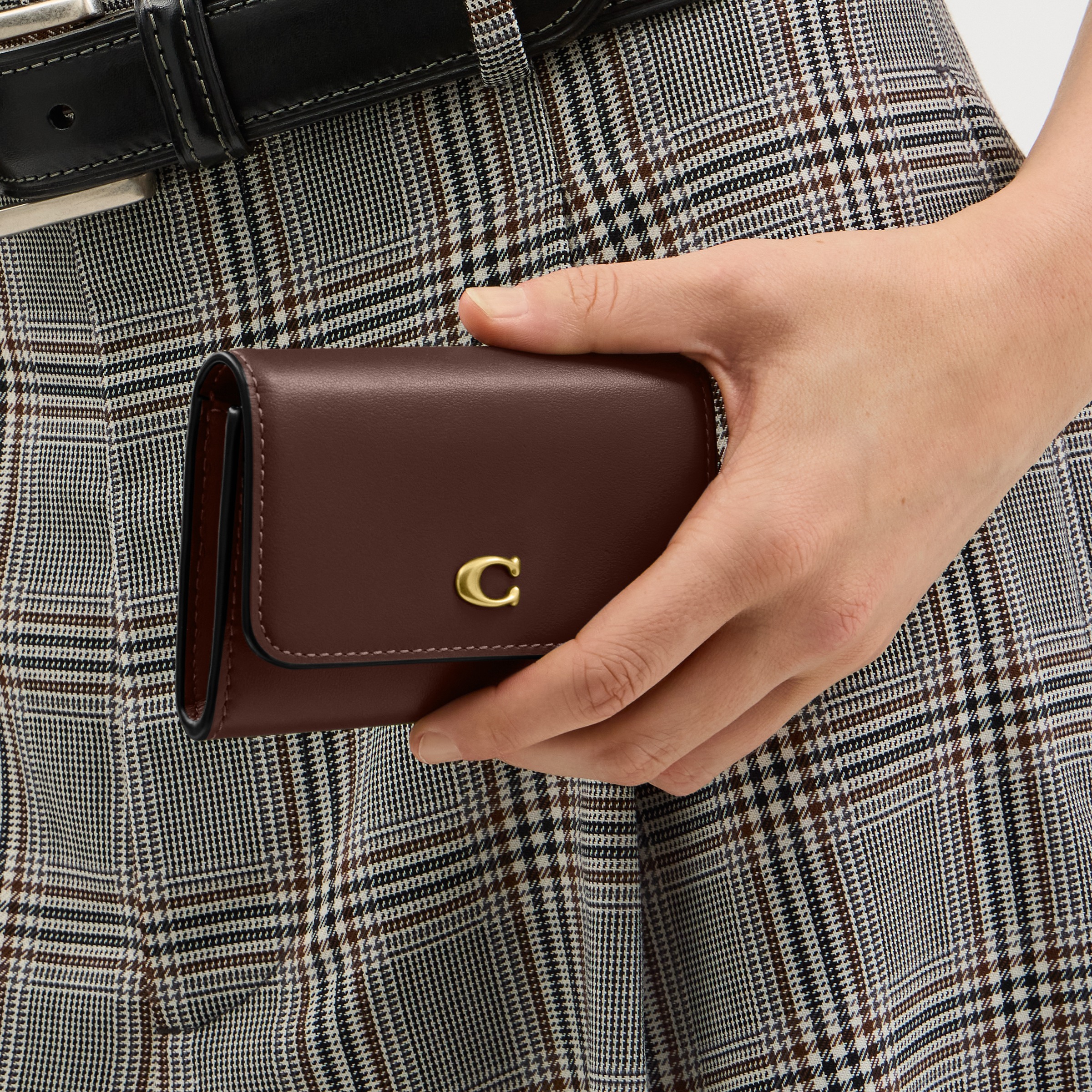 Refined Calf Leather Essential Flap Card Case