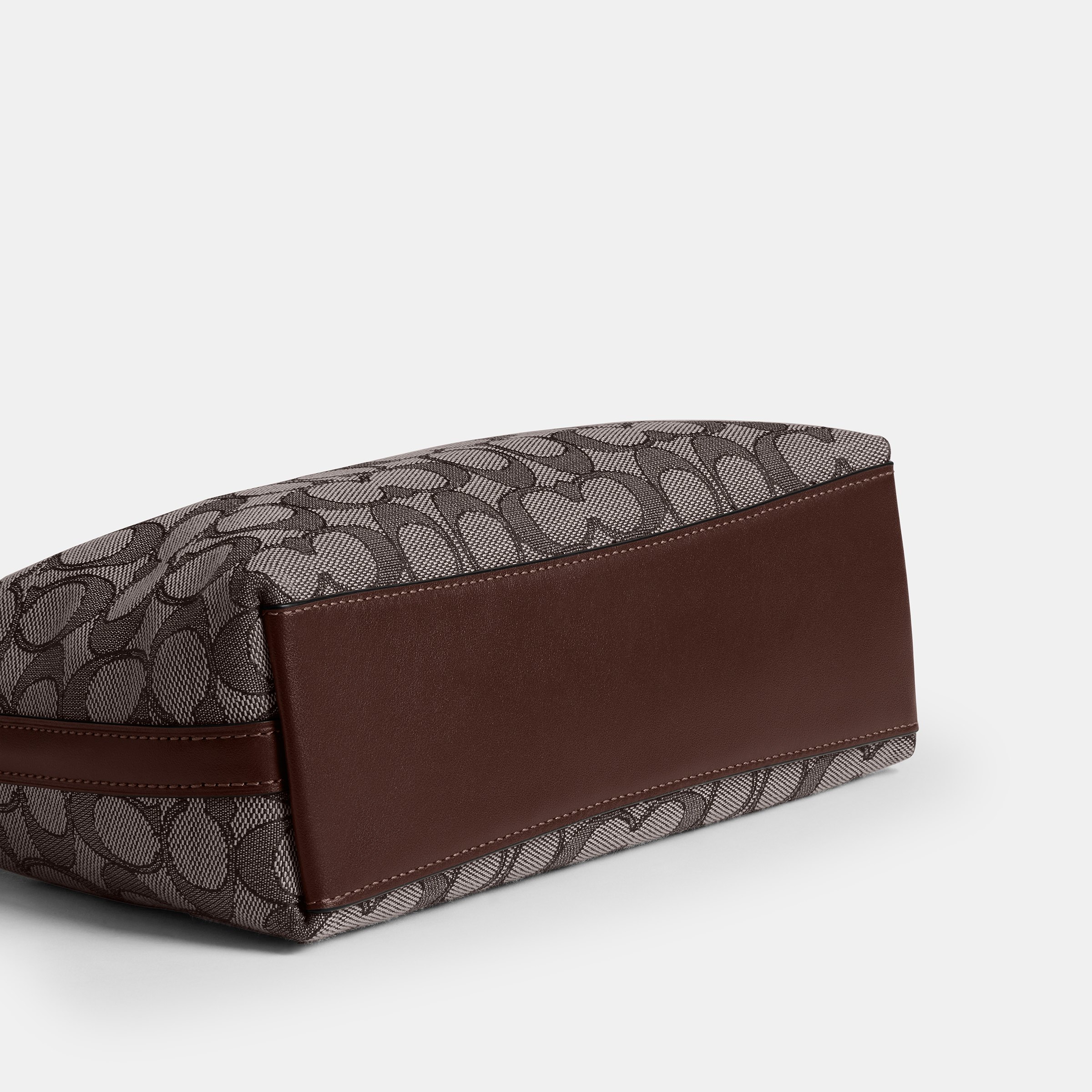 Juliet Shoulder Bag 25 In Signature Jacquard