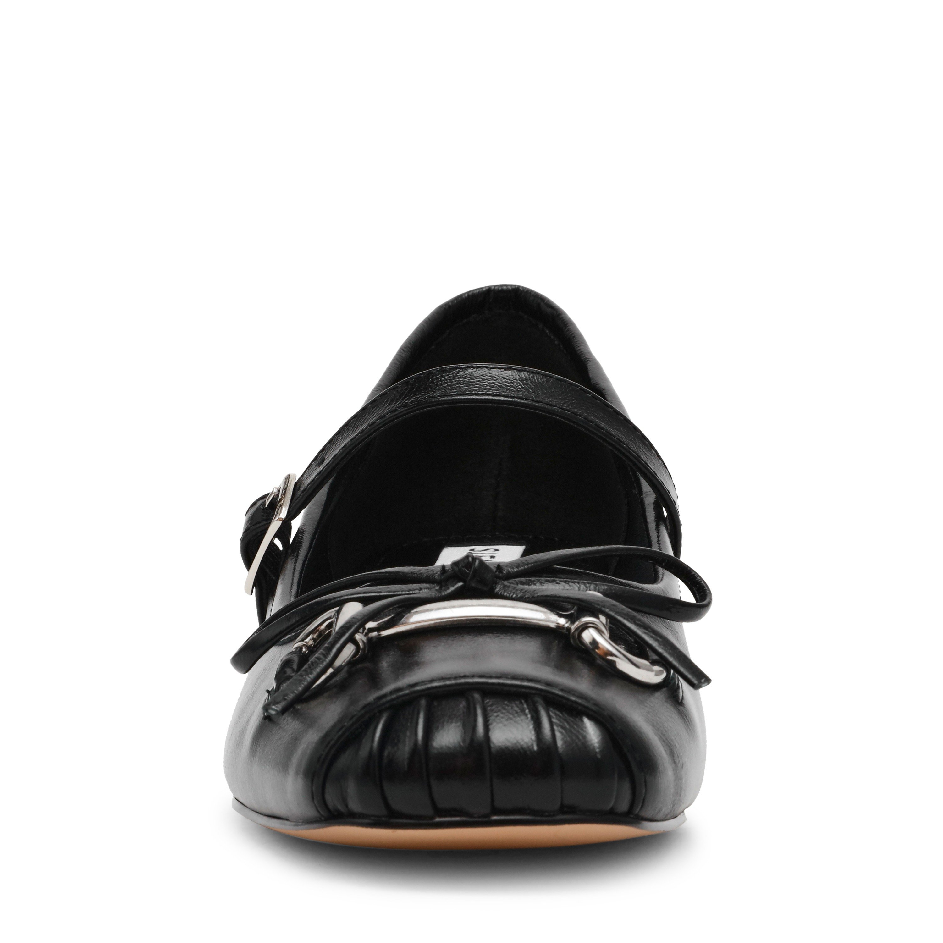 Leeta-In Black Leather Ballerinas