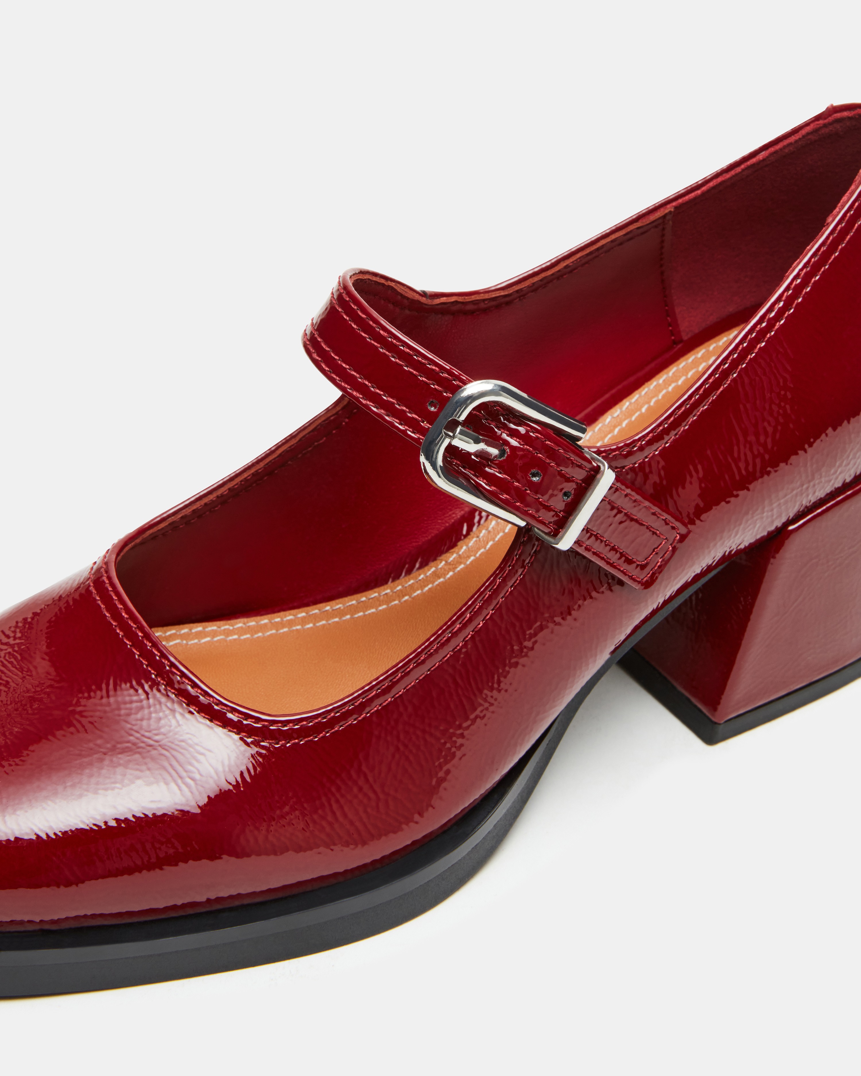 LISBON-IN Red Pumps