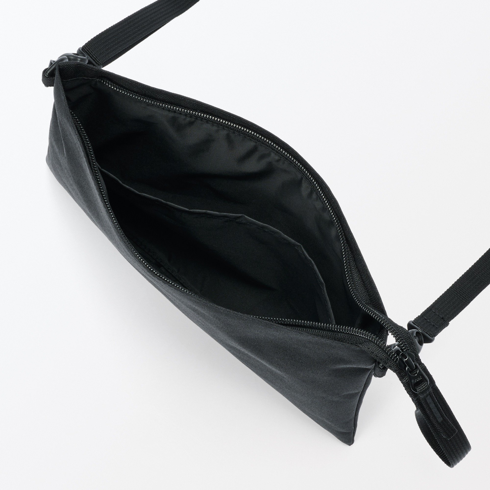 2-Way water repellent sacoche