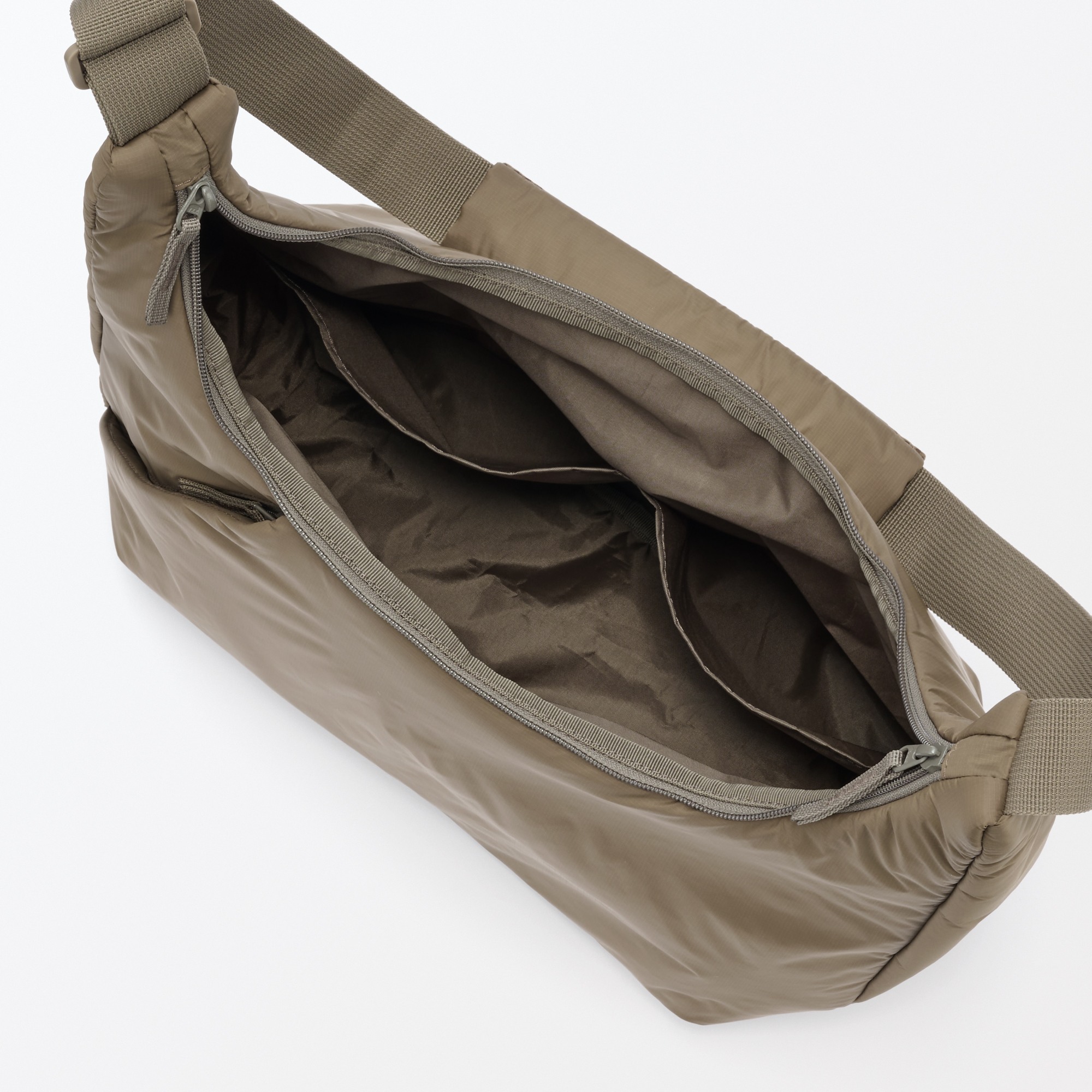 2-Way water repellent padded one shoulder bag