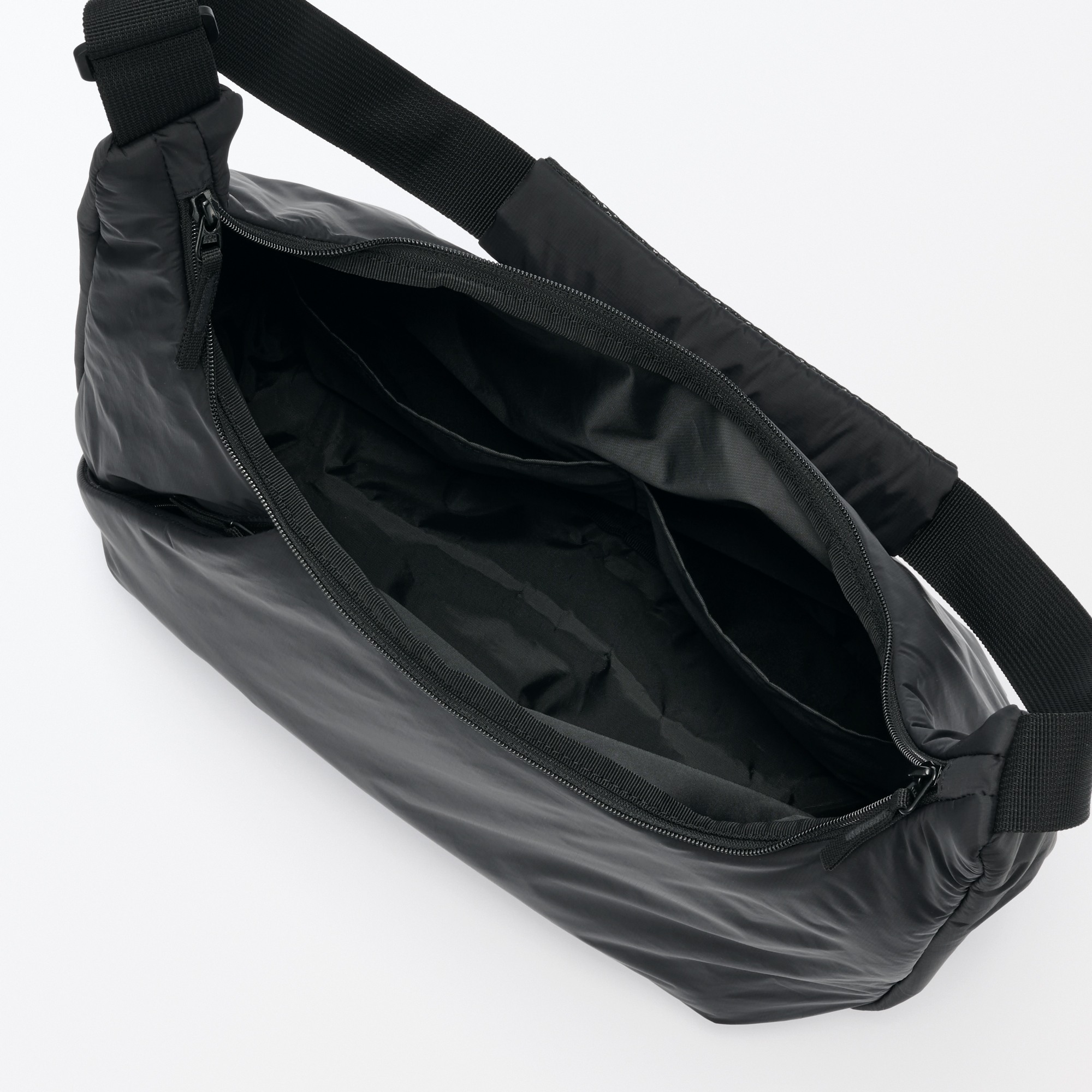 2-Way water repellent padded one shoulder bag