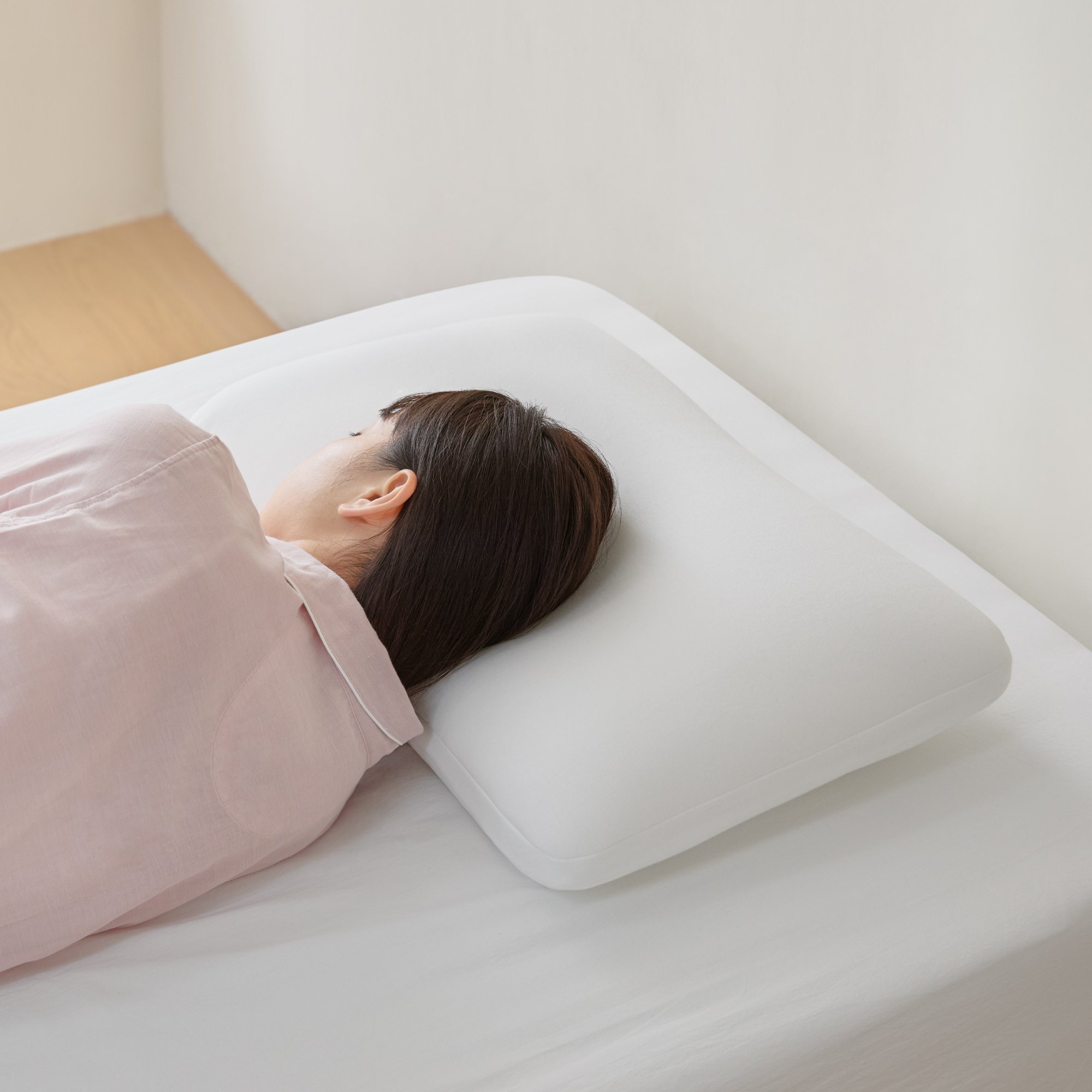 PLUMP PILLOW WITH WASHABLE COVER