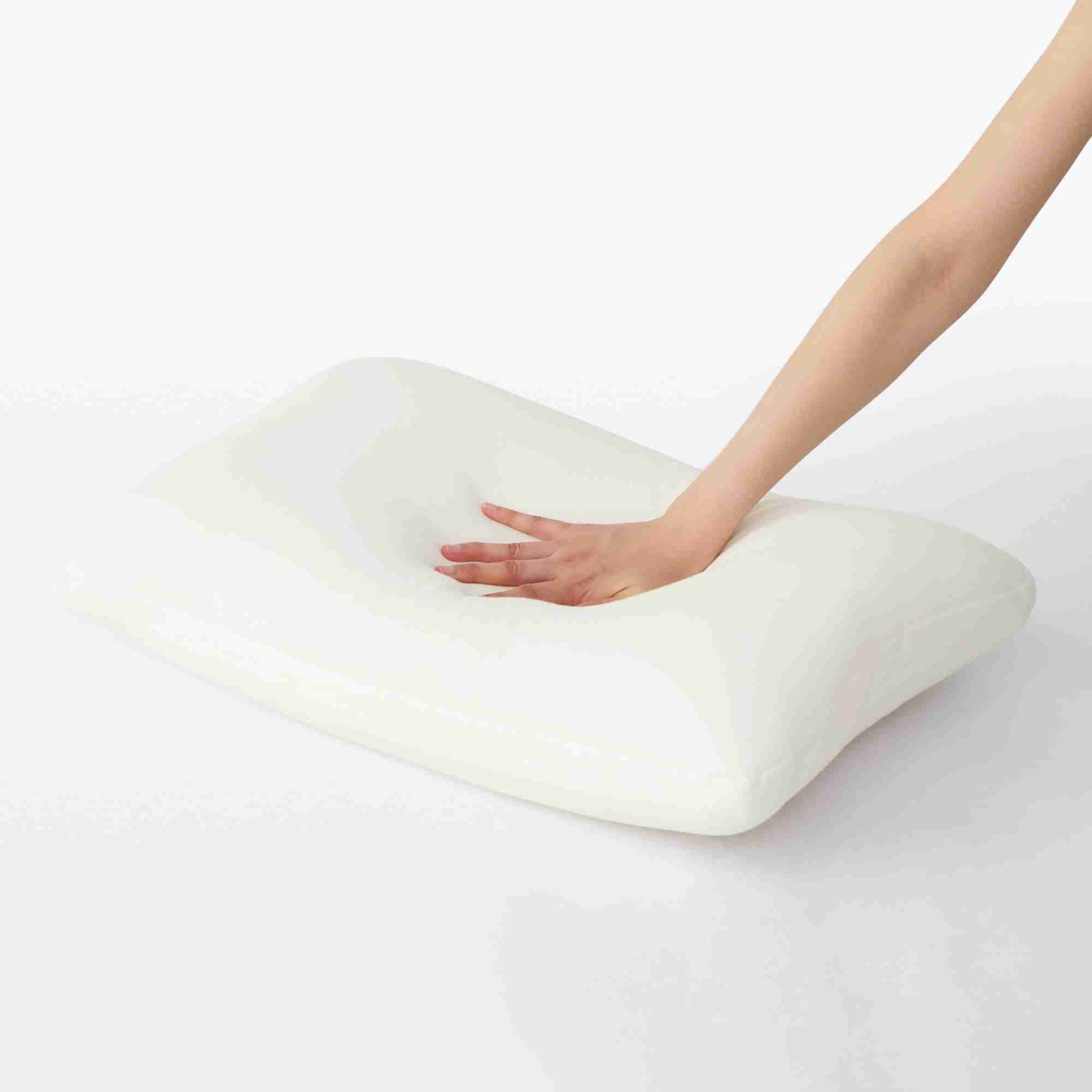 PLUMP PILLOW WITH WASHABLE COVER