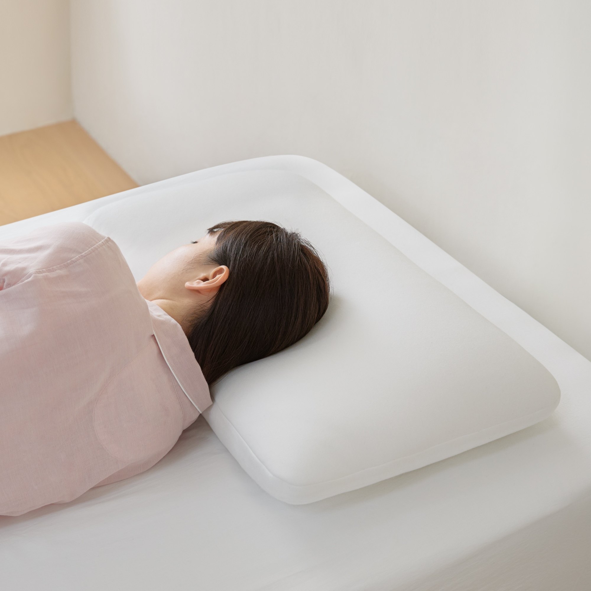 PLUMP PILLOW WITH WASHABLE COVER