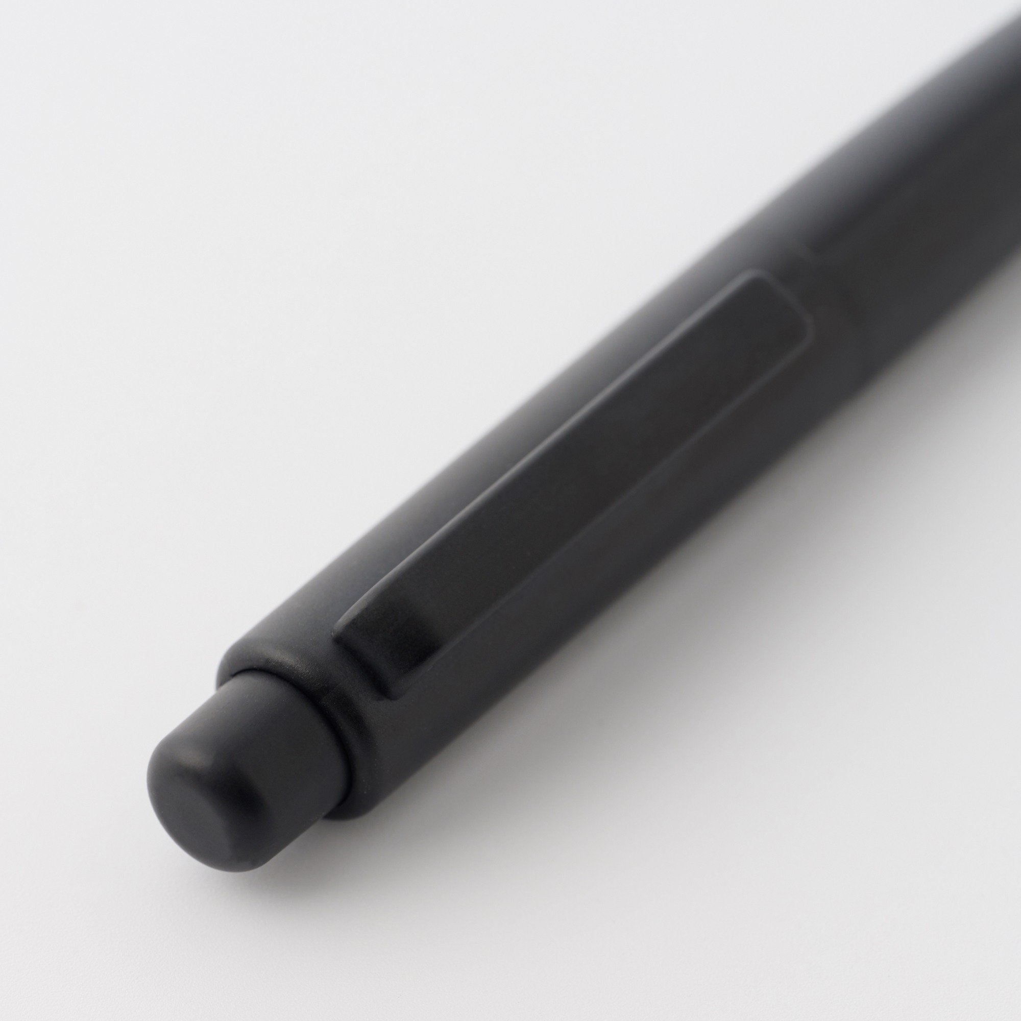 Compact ballpoint pen knock type