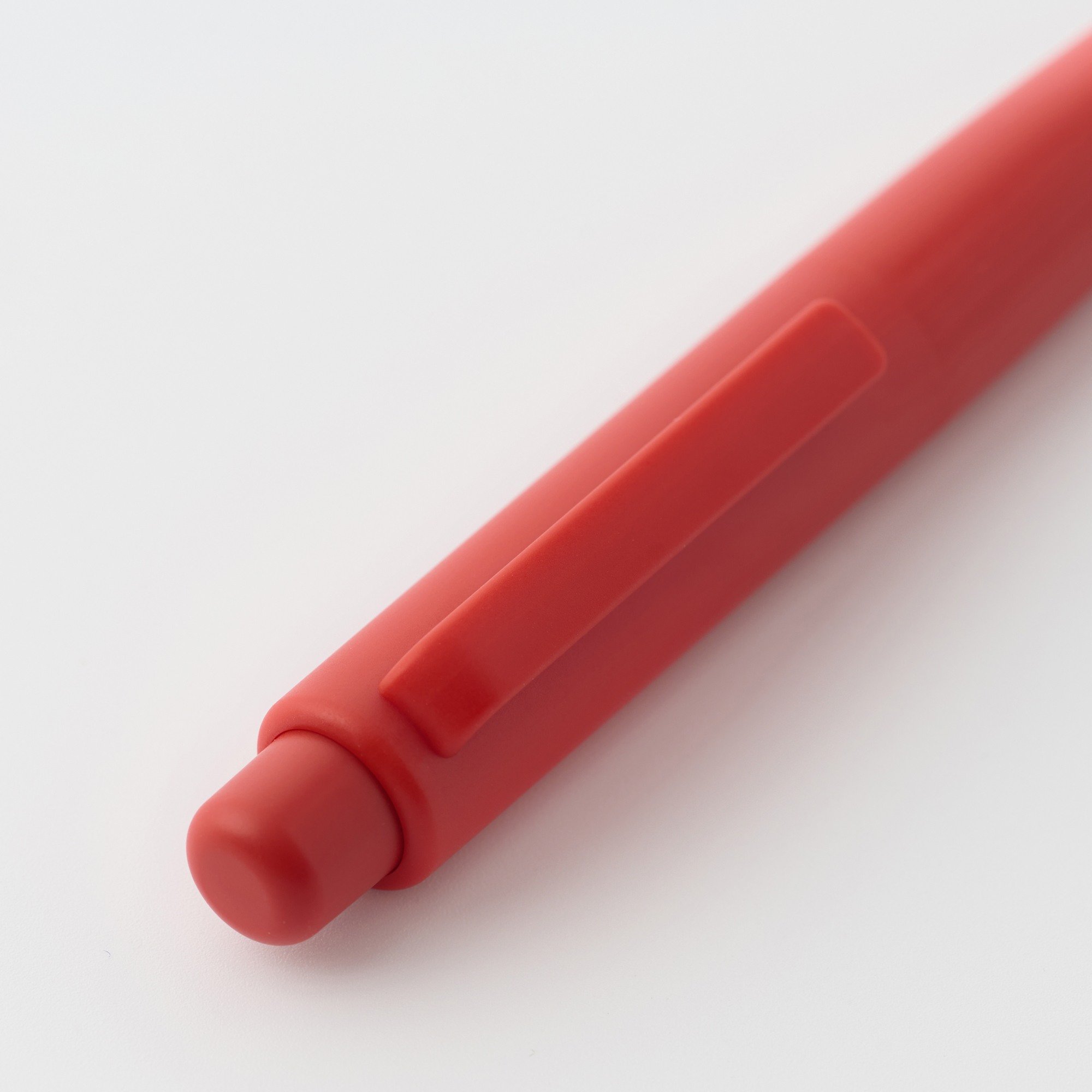 Compact ballpoint pen knock type