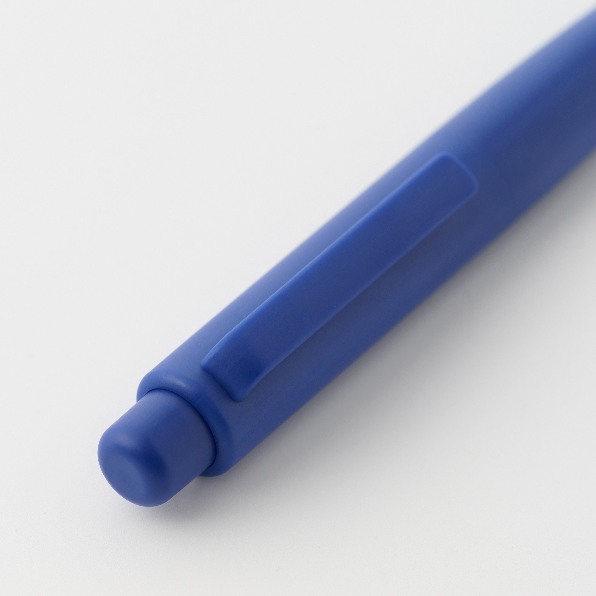 Compact ballpoint pen knock type