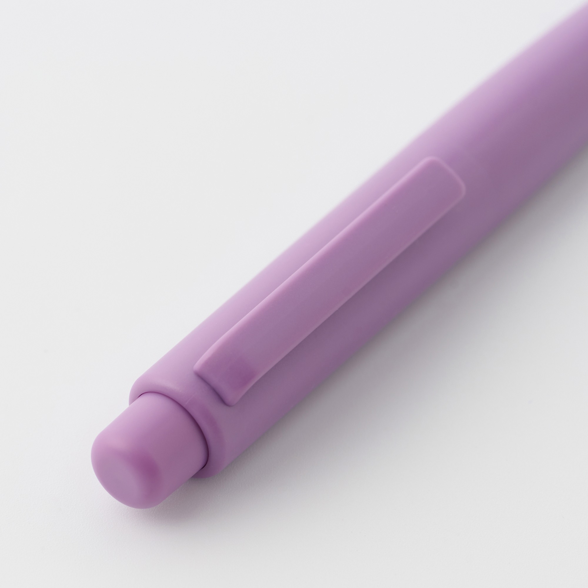 Compact ballpoint pen knock type