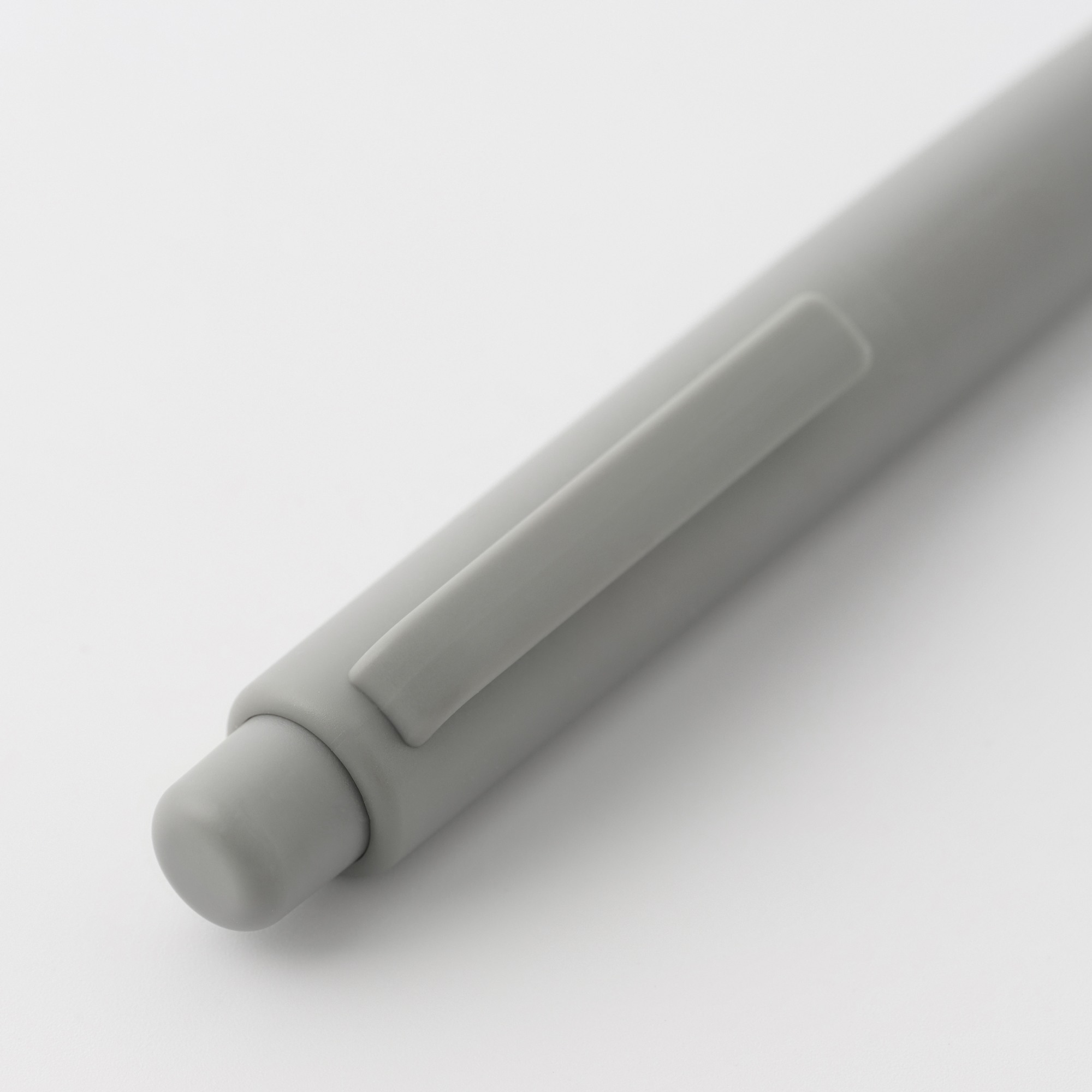 Compact ballpoint pen knock type