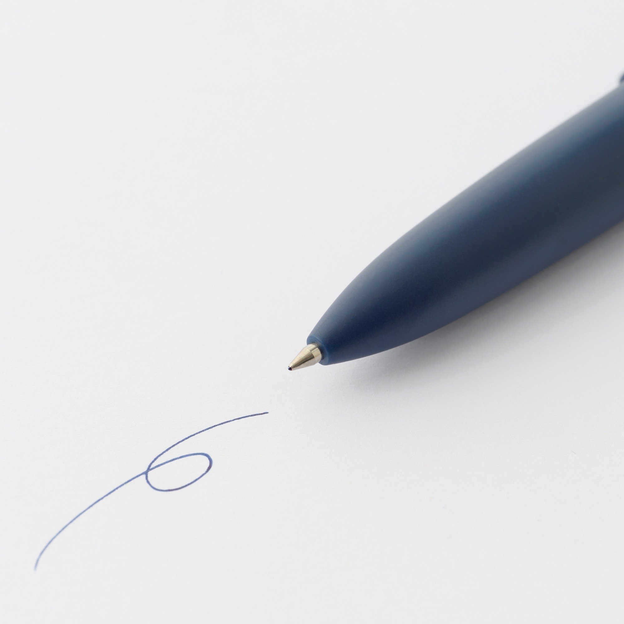 Compact ballpoint pen knock type