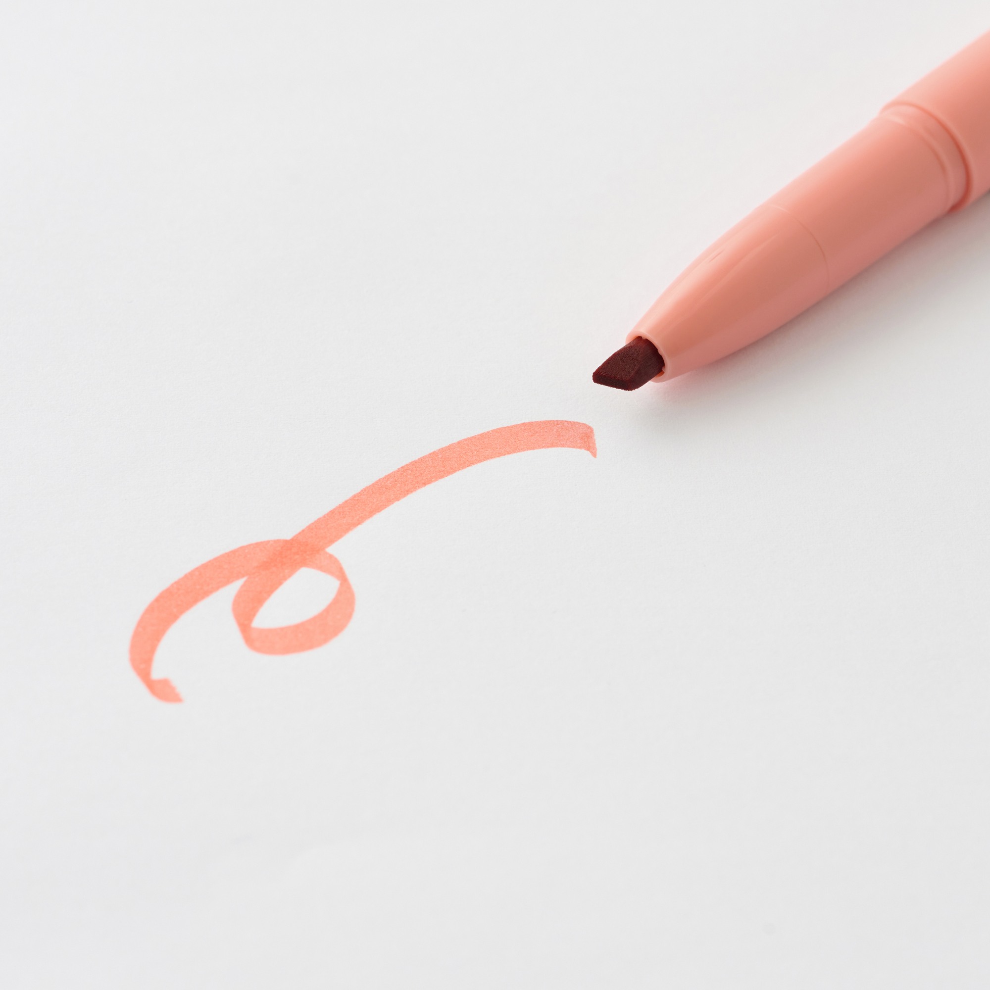 Compact line marker pen