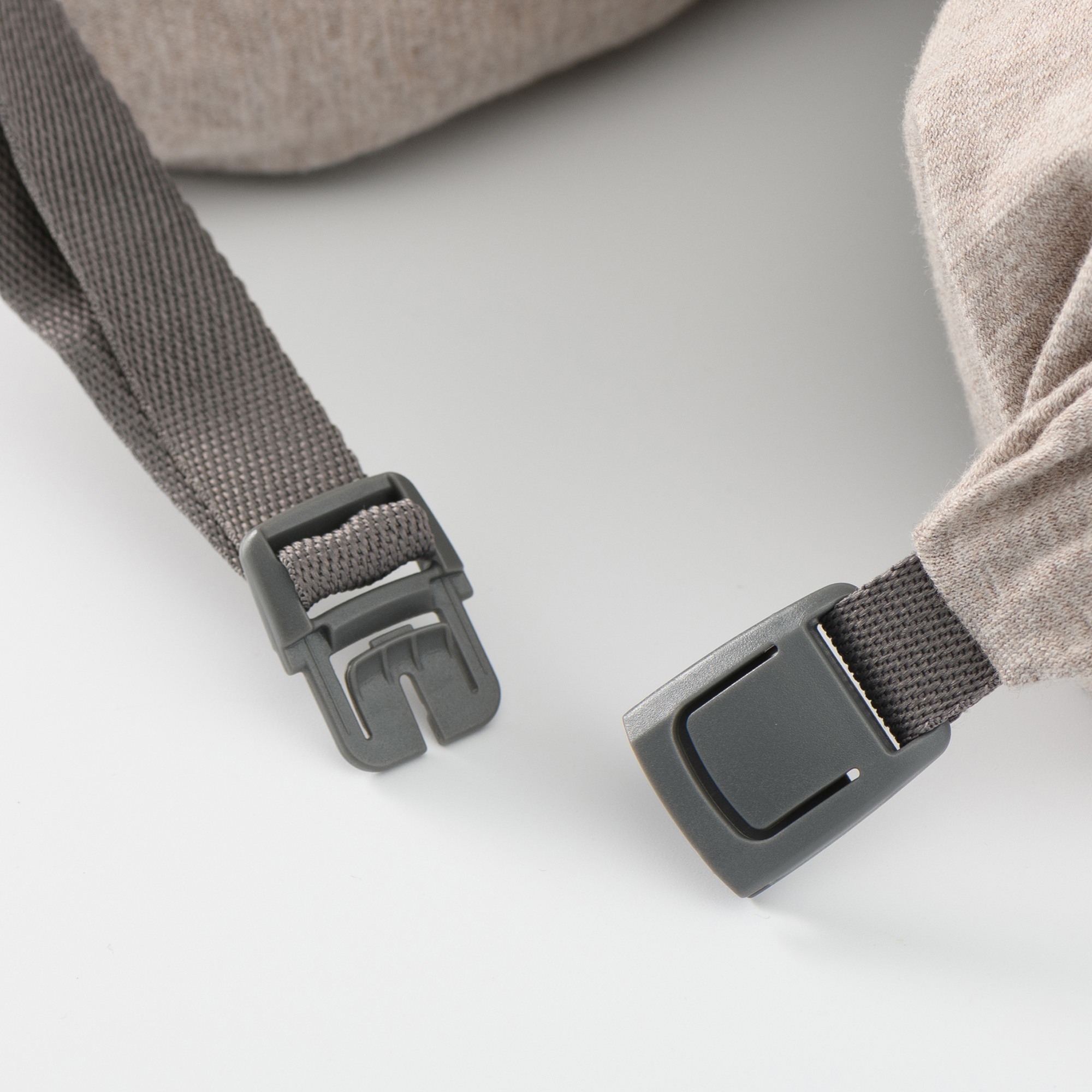 FITTING NECK CUSHION BEIGE