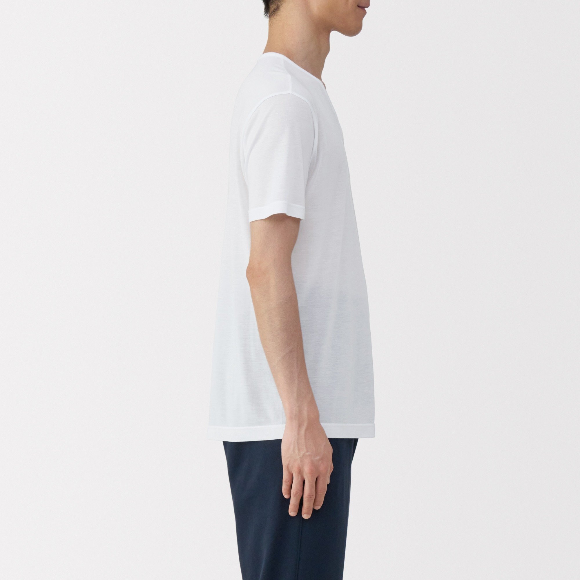 MUJI | M's Side seamless lyocell V neck S/Slv T-shirt