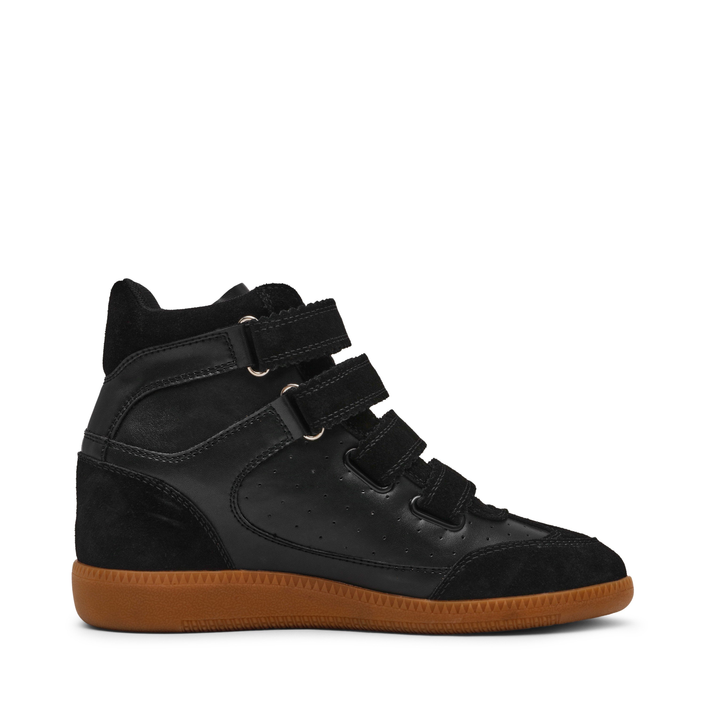 Mustang-In Black Suede Sneakers