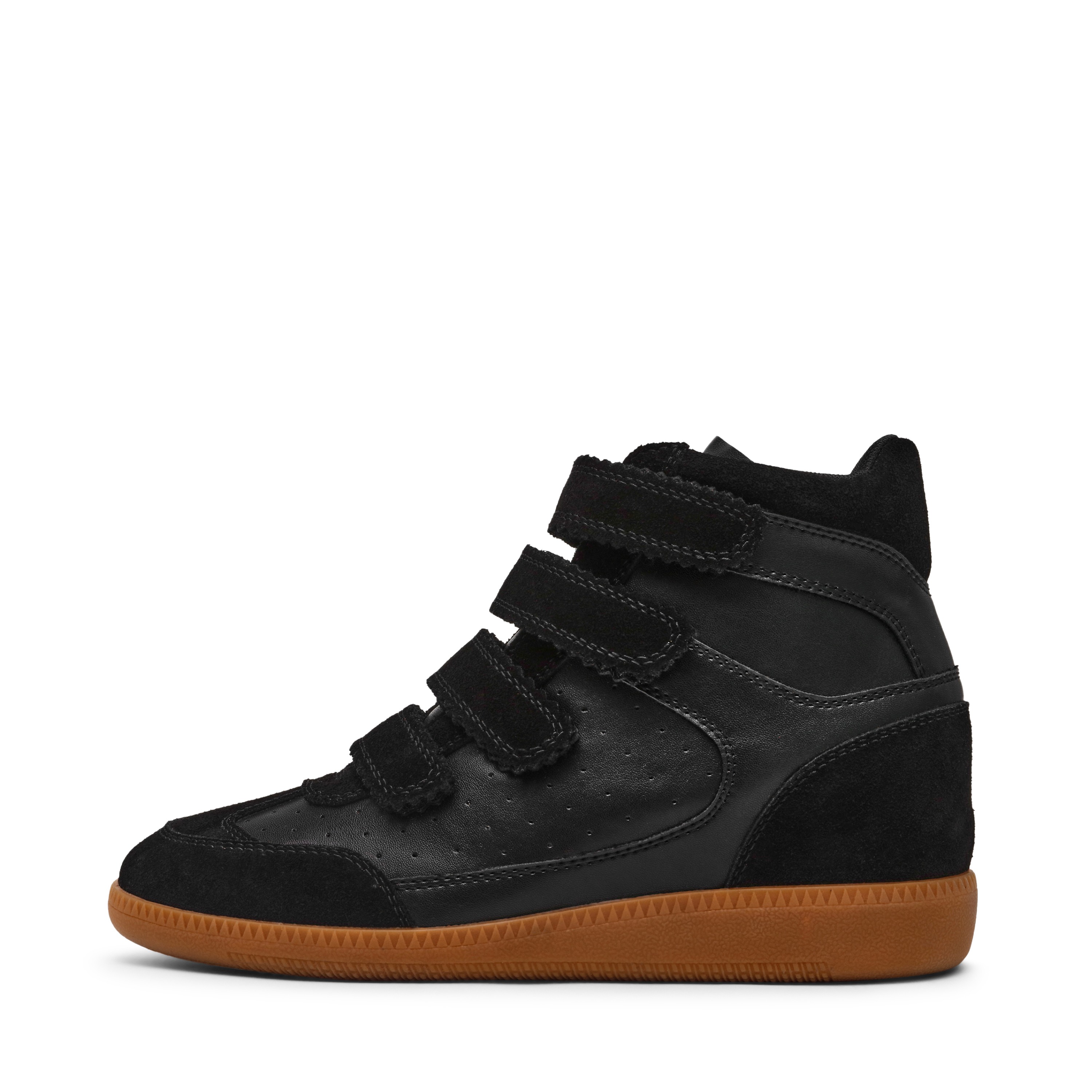 Mustang-In Black Suede Sneakers