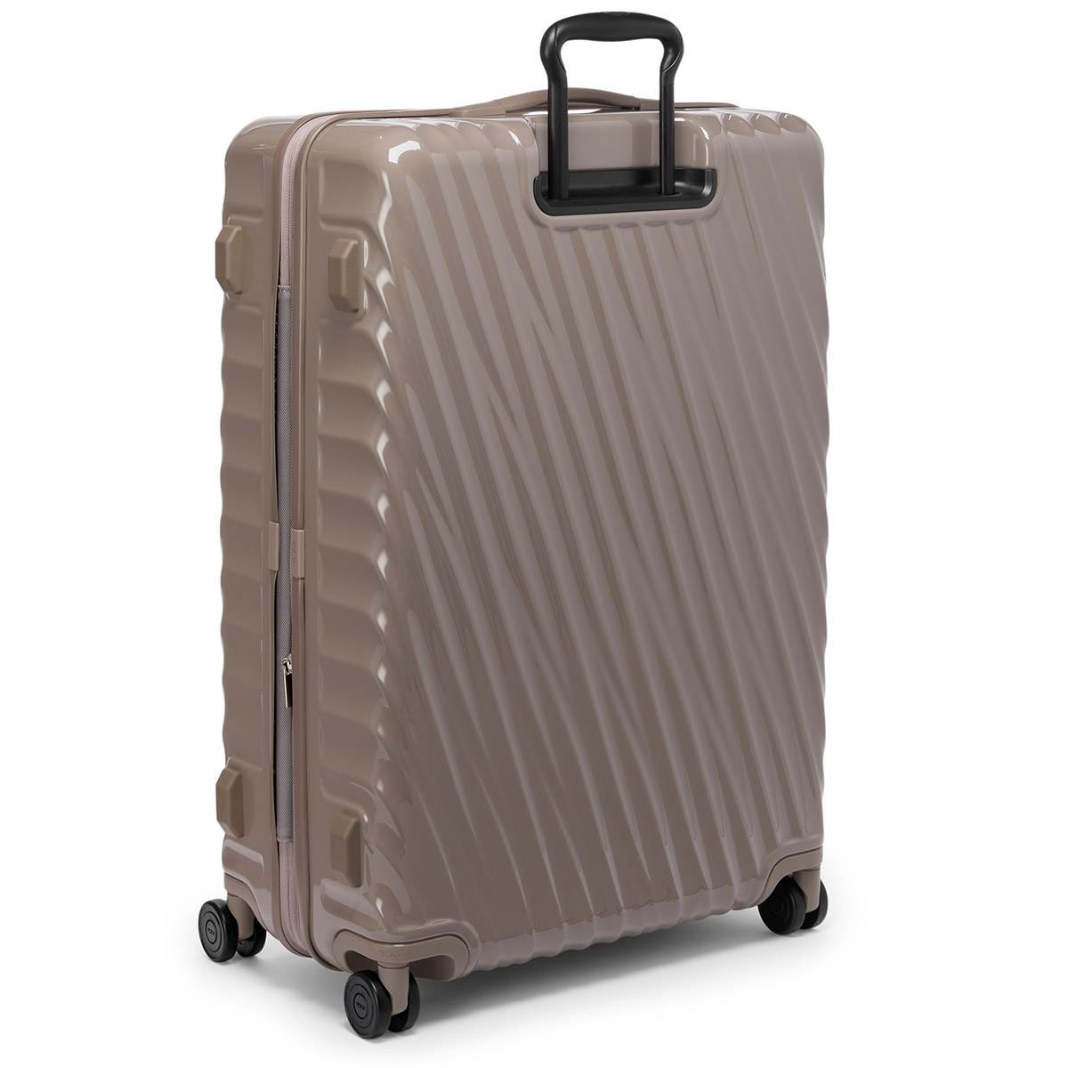 19 Degree Extended Trip Expandable 4 Wheeled Packing Case