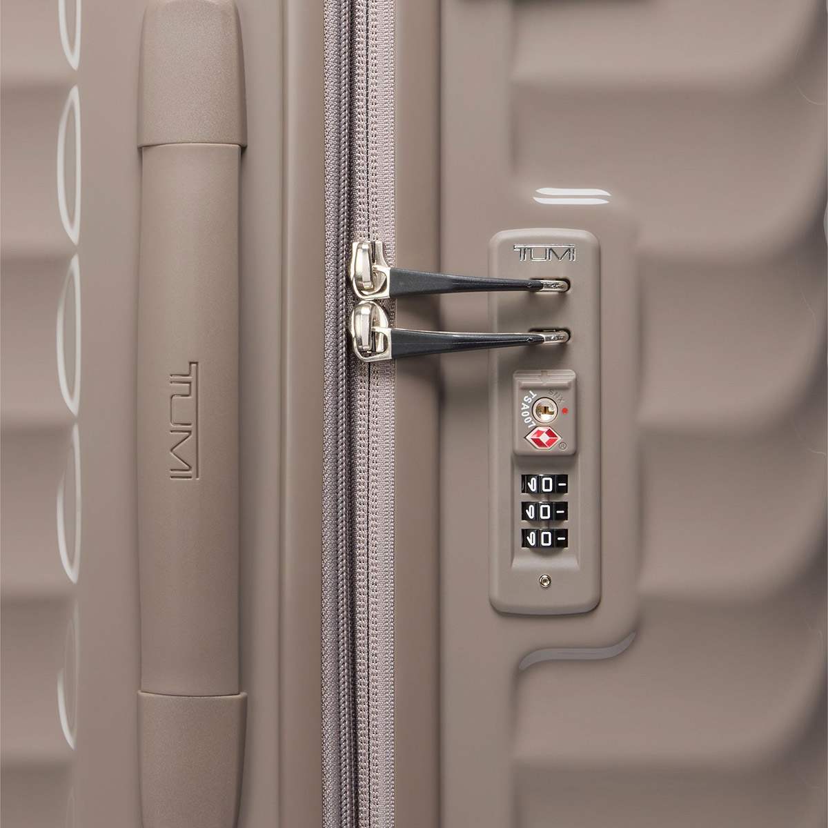 19 Degree Extended Trip Expandable 4 Wheeled Packing Case