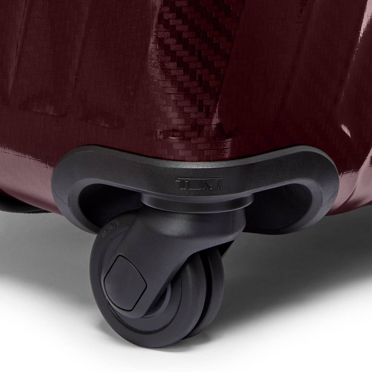 19 Degree Lite Extended Trip 4 Wheeled Packing Case