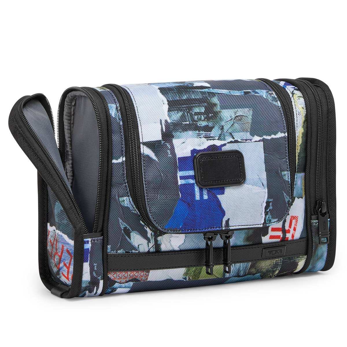 Alpha Hanging Travel Kit