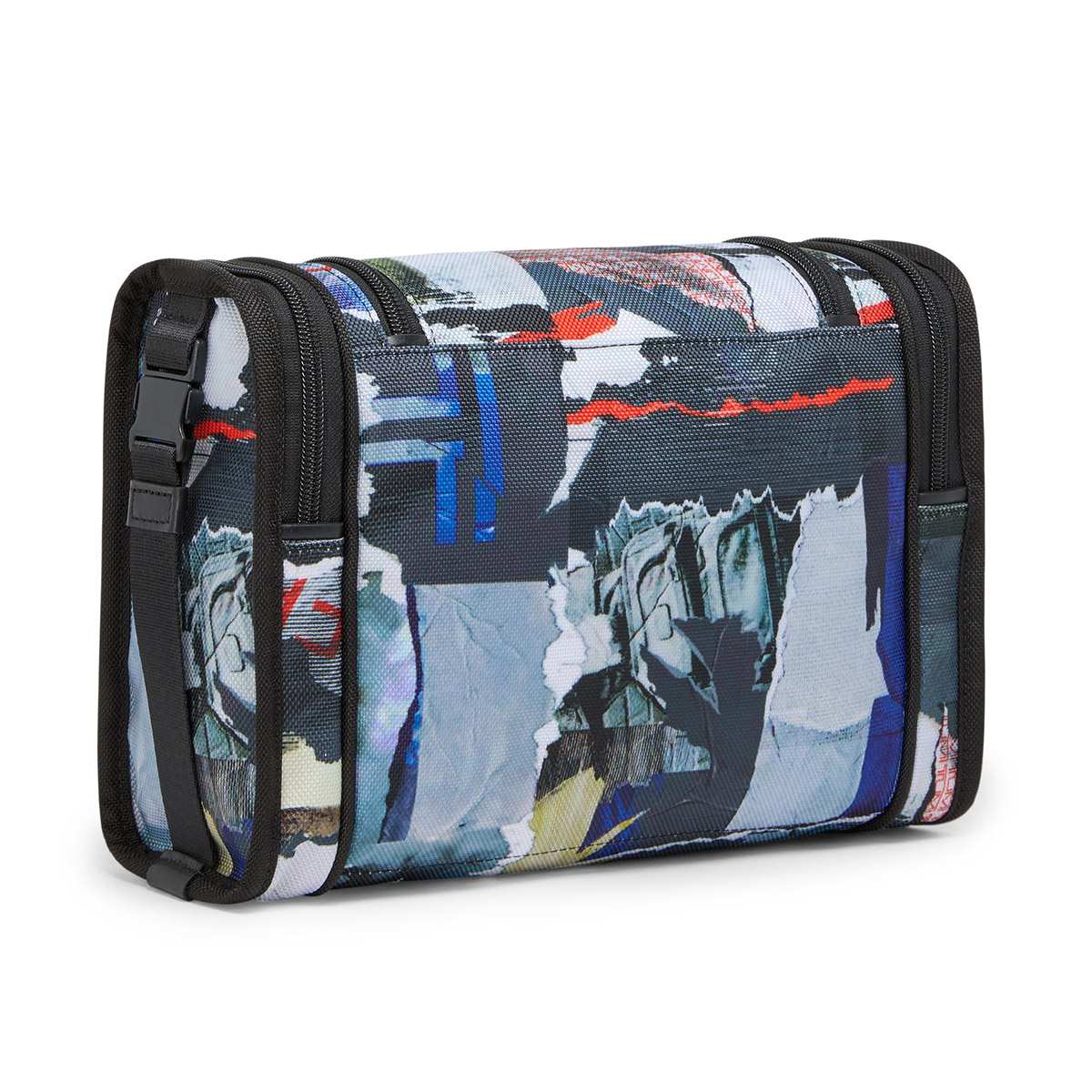 Alpha Hanging Travel Kit