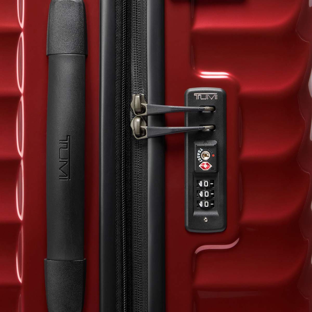 19 Degree Extended Trip Expandable 4 Wheeled Packing Case