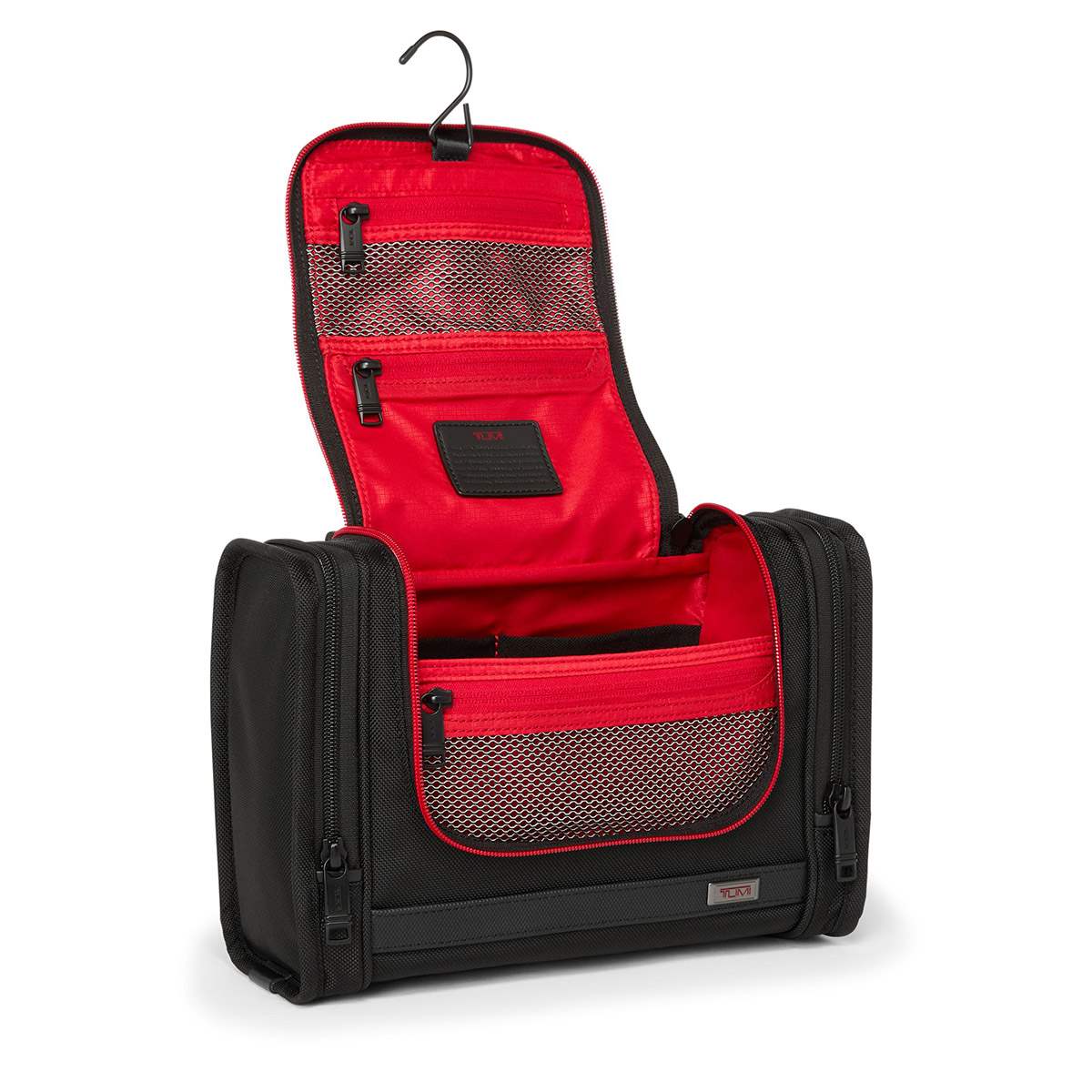 Alpha Hanging Travel Kit