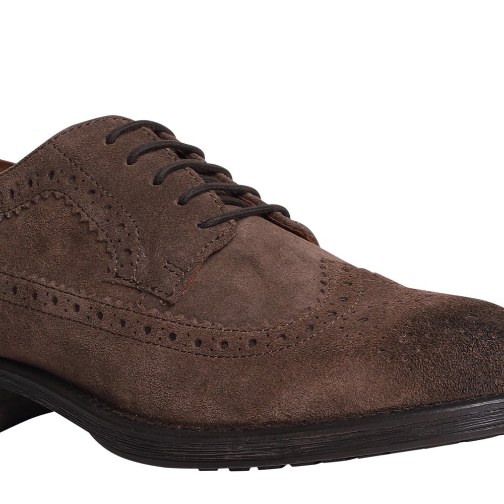 Thommas Brown  Tie Up