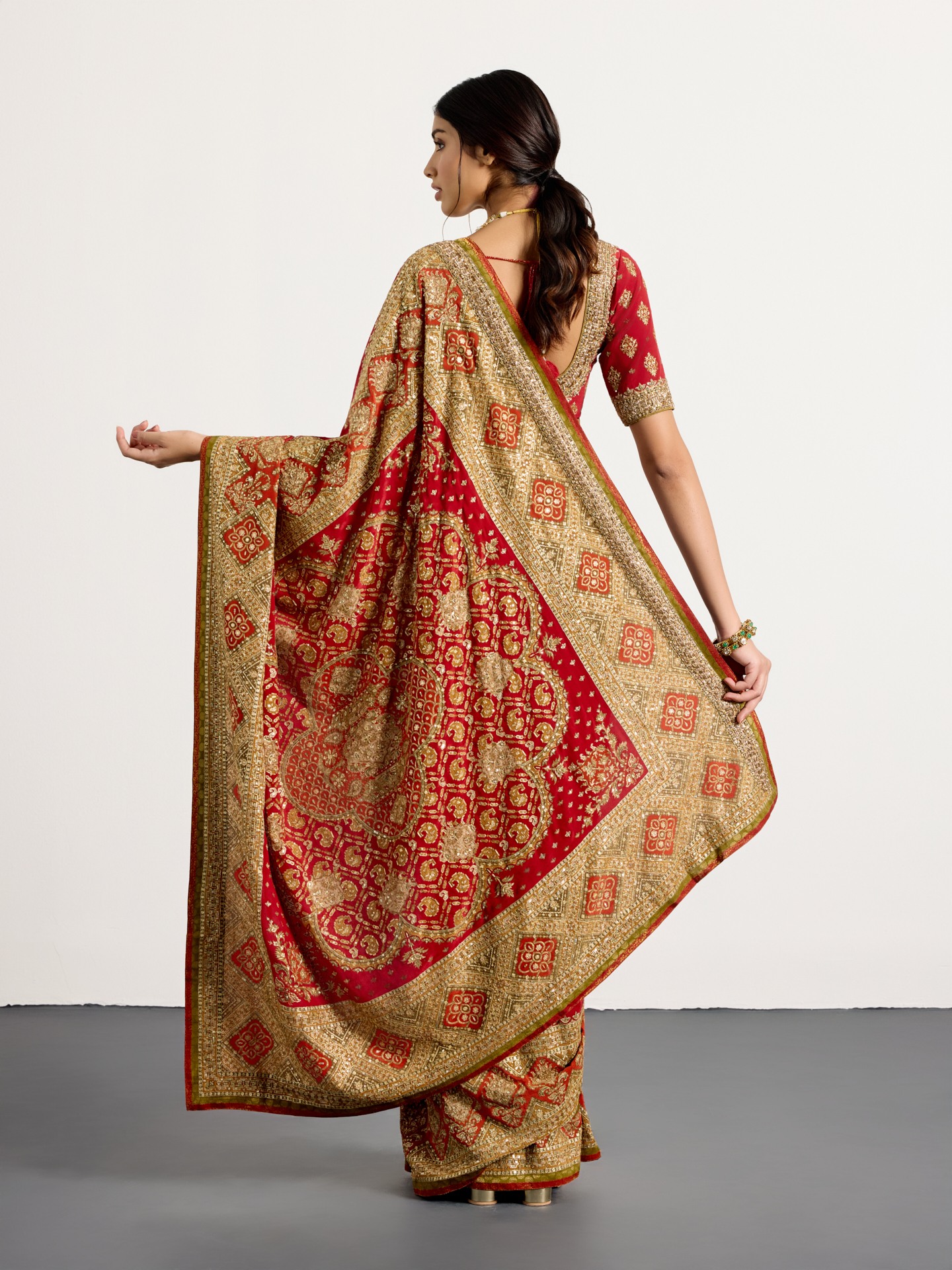 Red Olive Royal Vista Saree