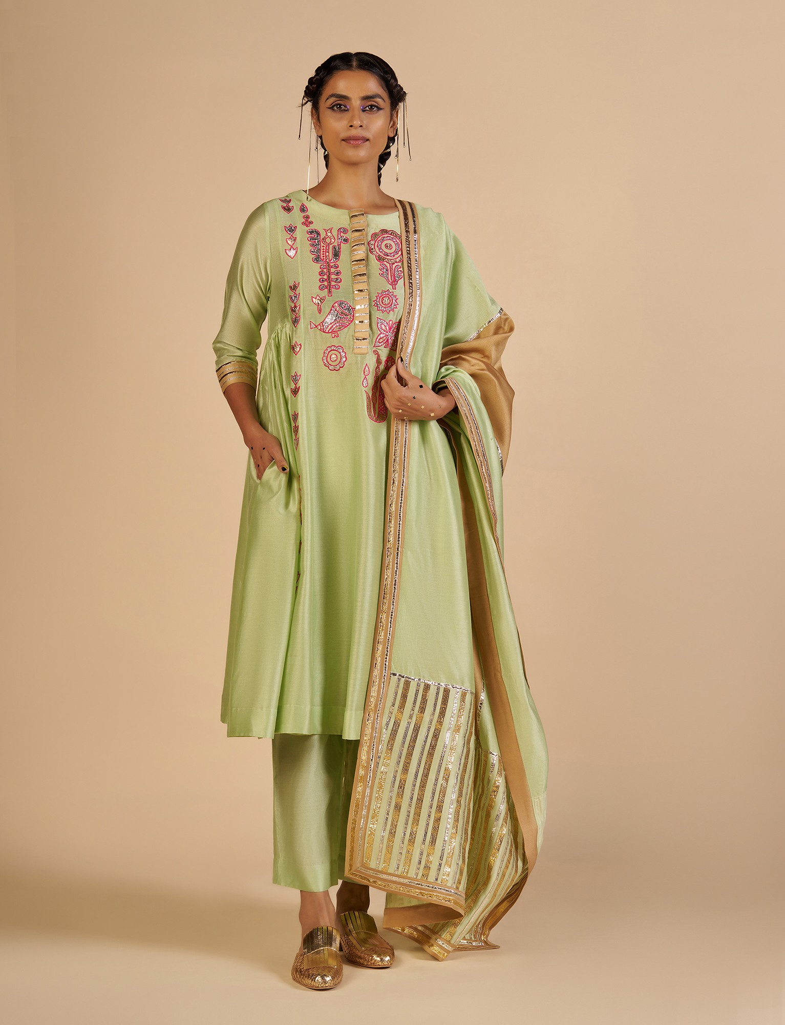 Pista Embroidered color block Dupatta