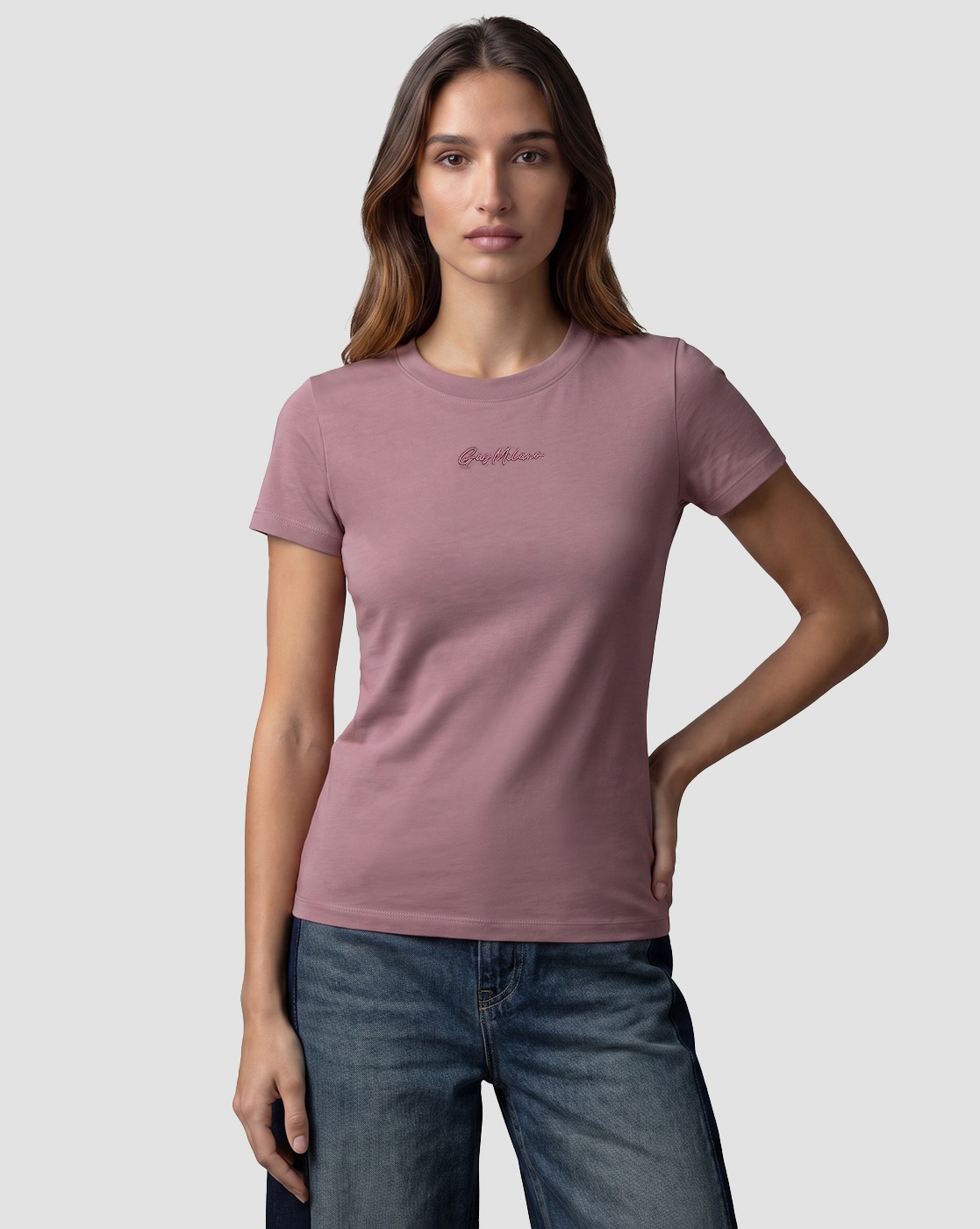 Classic Fit Essential T-Shirt