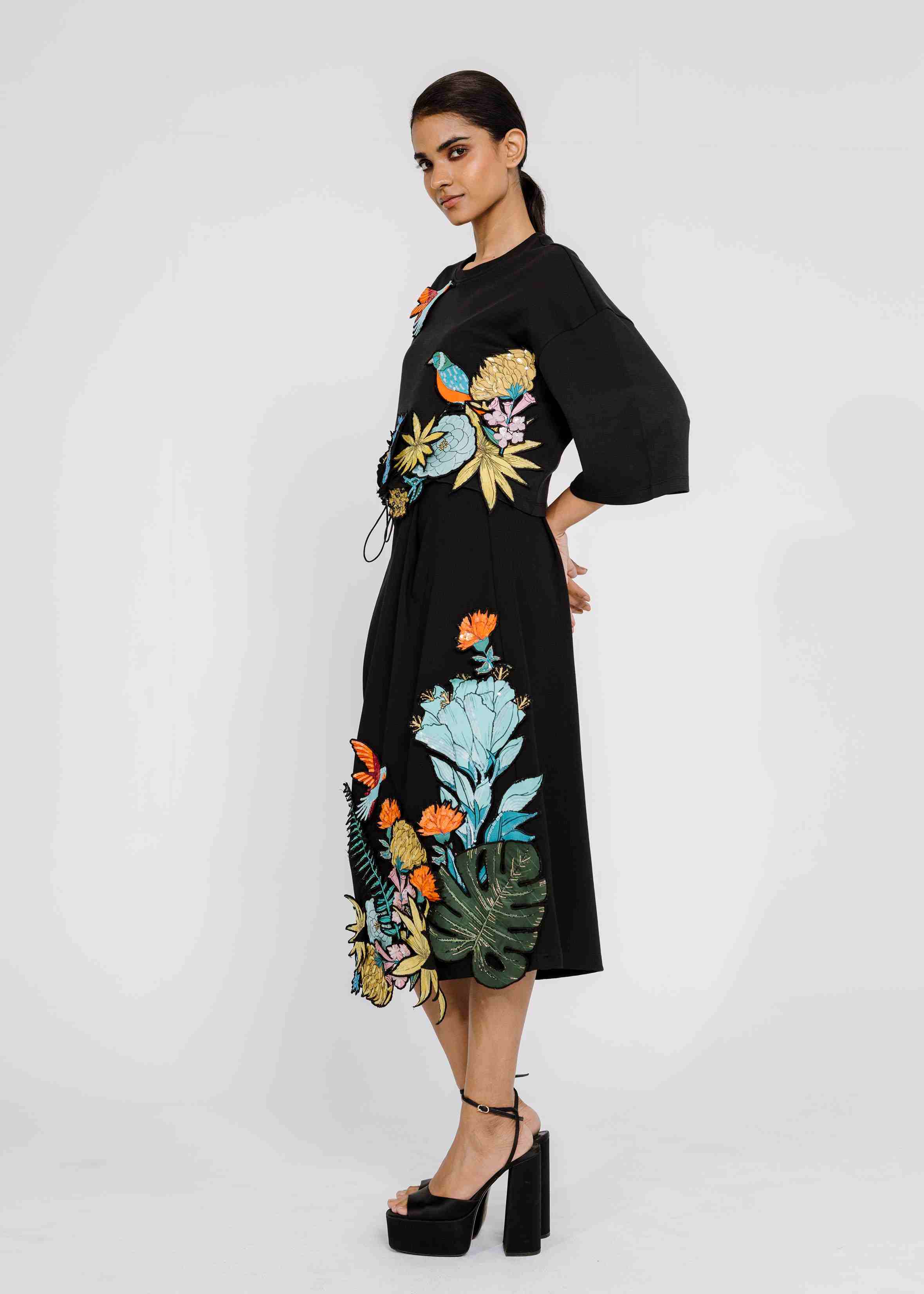 Cropped T Shirt With 3D Patches