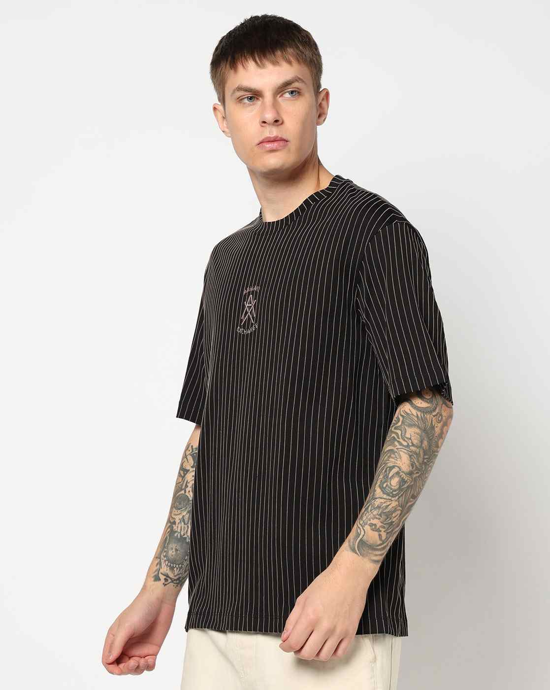 Seasonal Logo Regular + Fit T-SHIRT