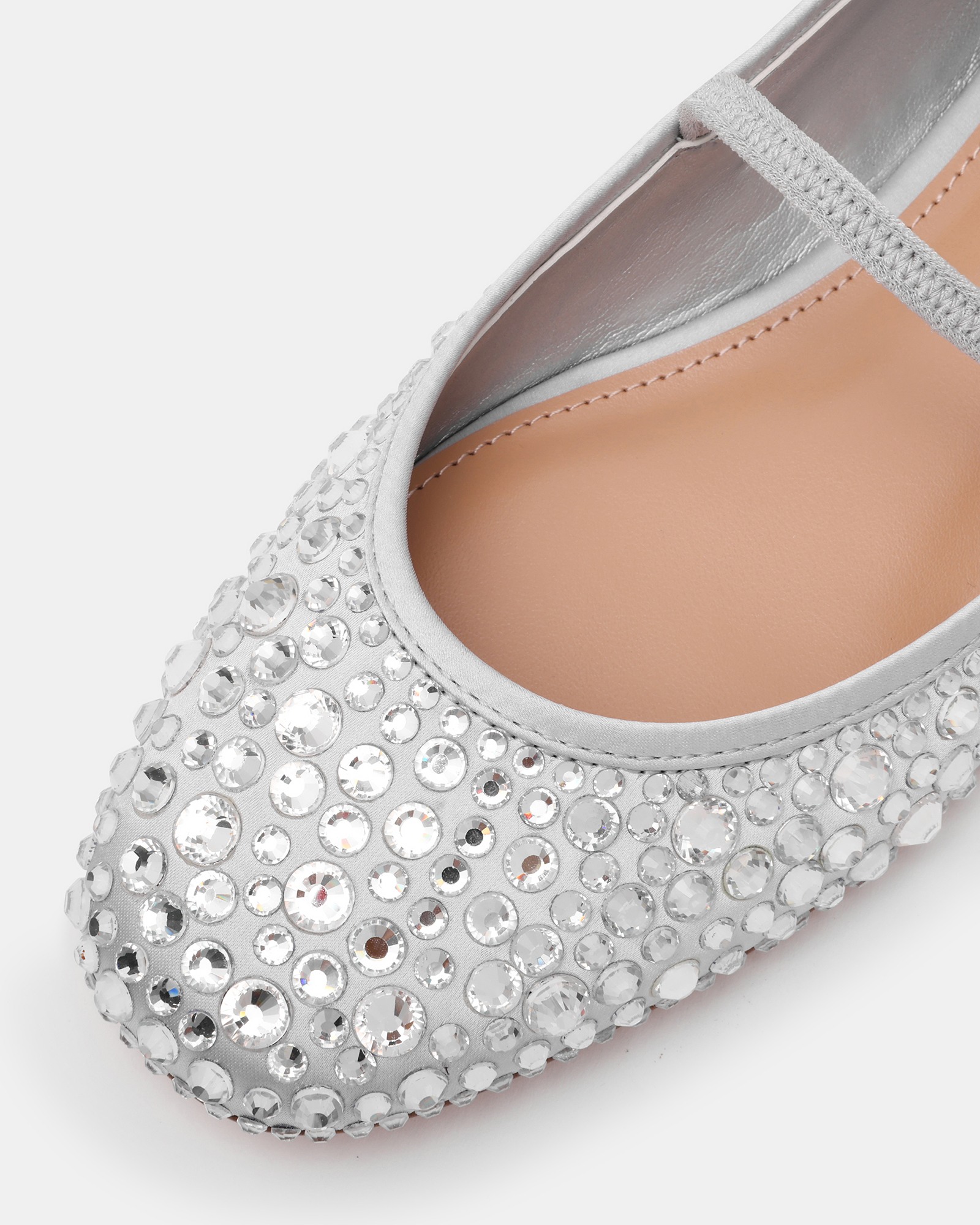 Majorca-R Silver Stones Closed Flats