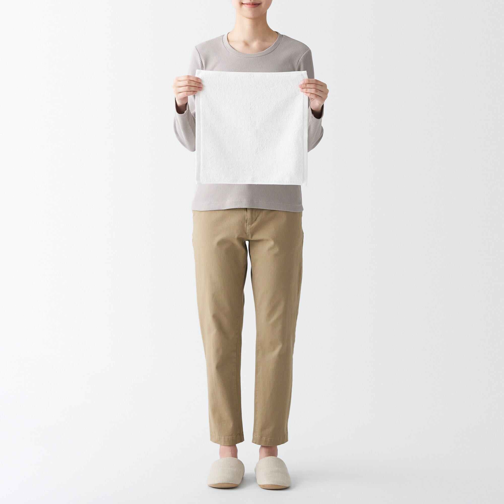 TWIN PILE HAND TOWEL WITH LOOP