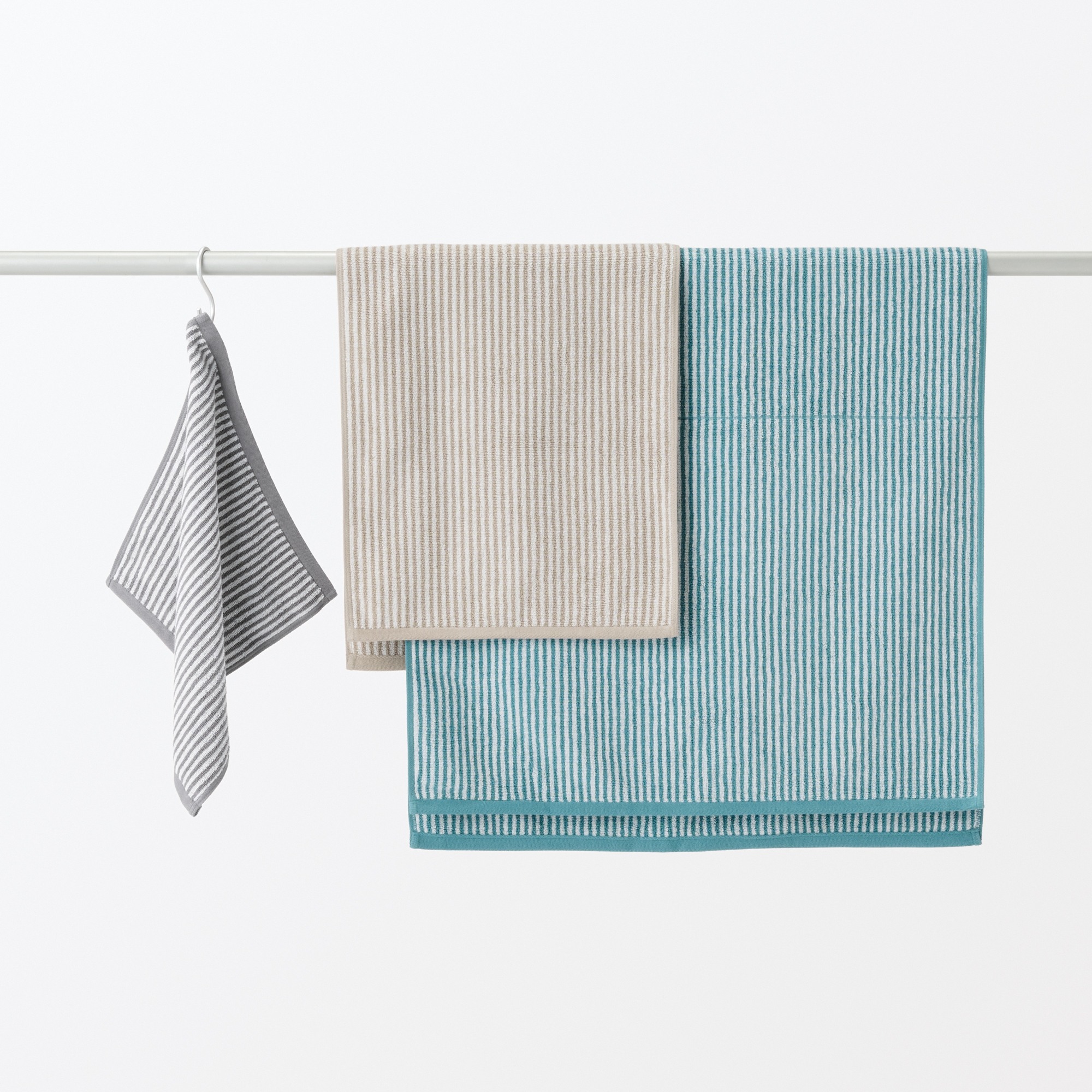 TWIN PILE HAND TOWEL WITH LOOP