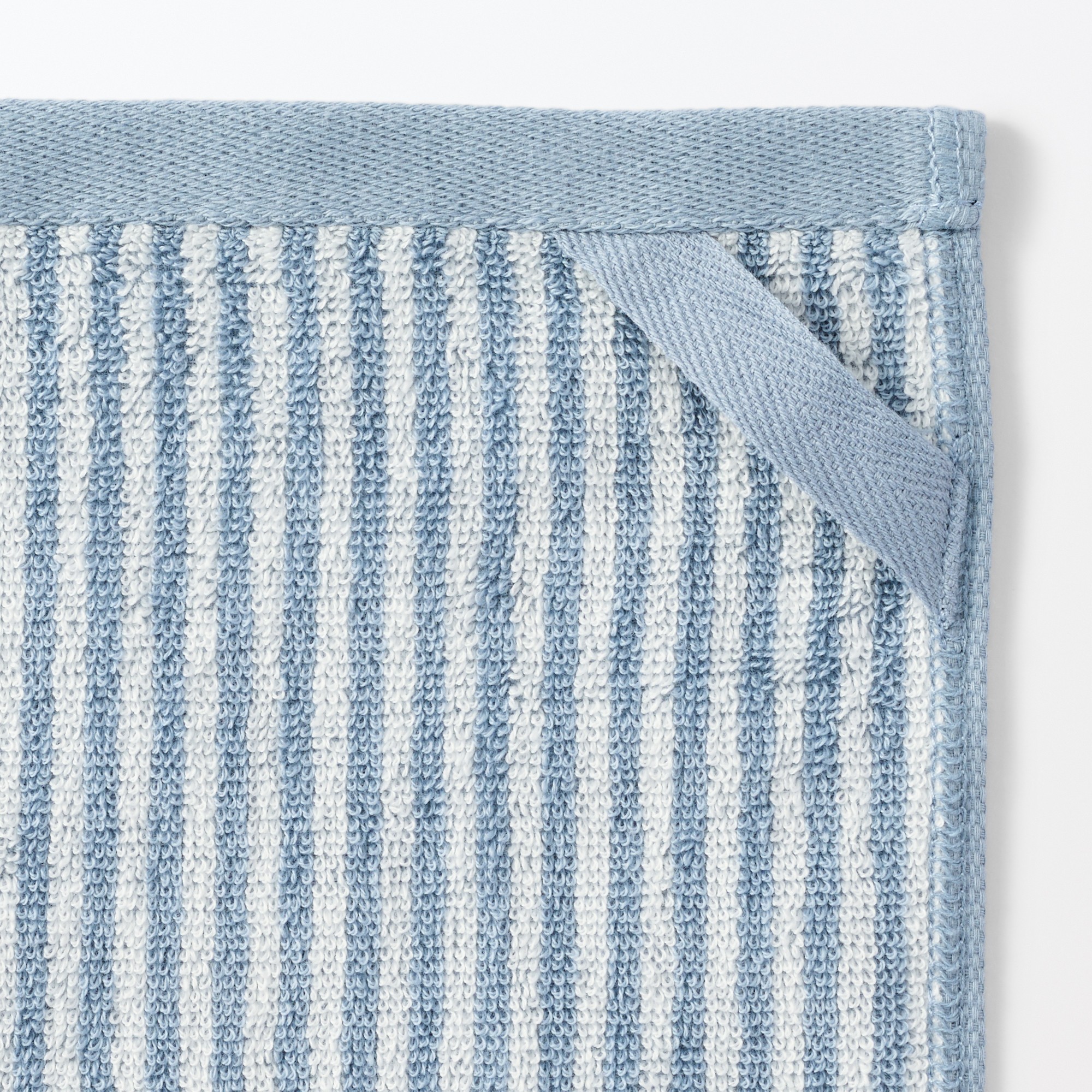 TWIN PILE HAND TOWEL WITH LOOP