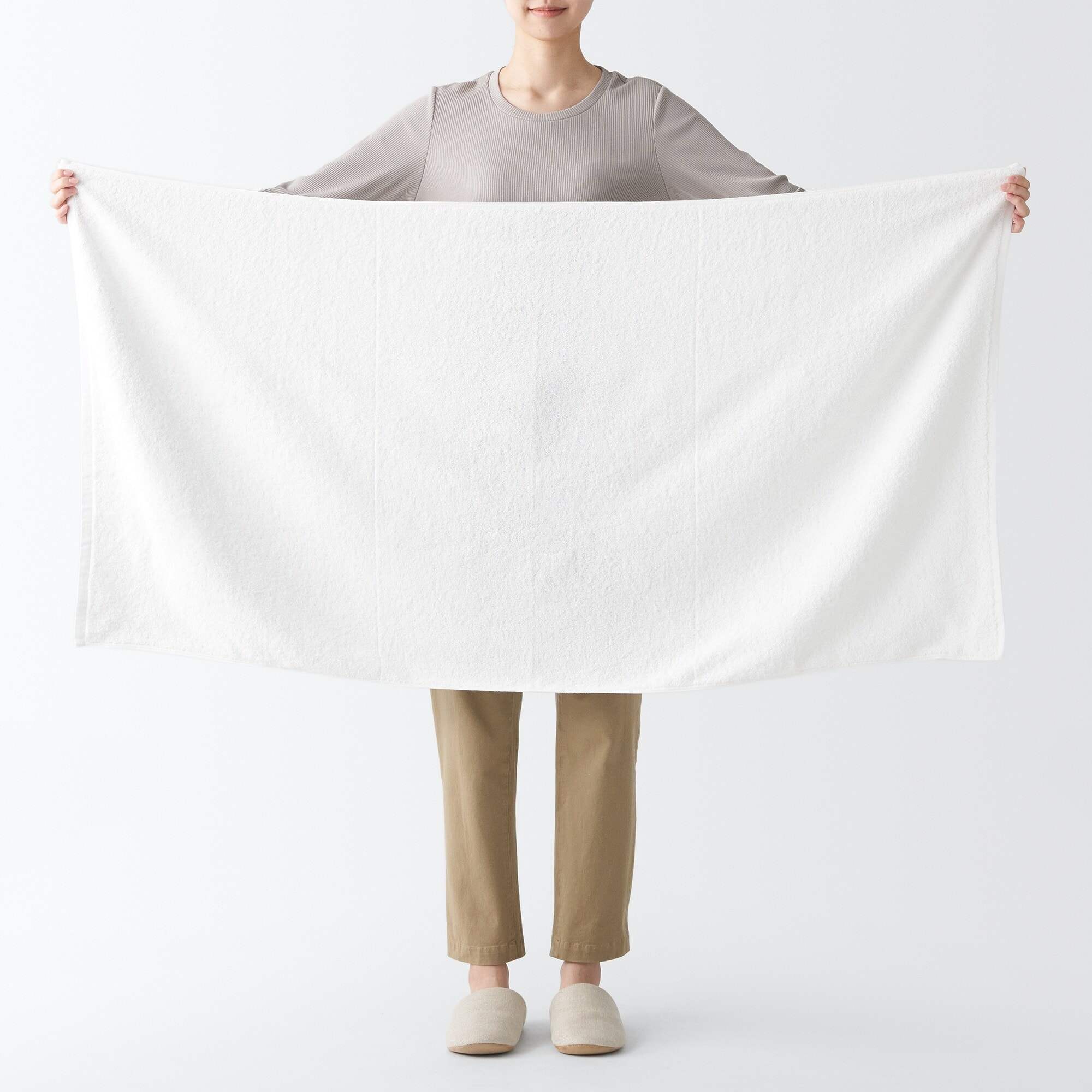 TWIN PILE LARGE BATH TOWEL WITH LOOP