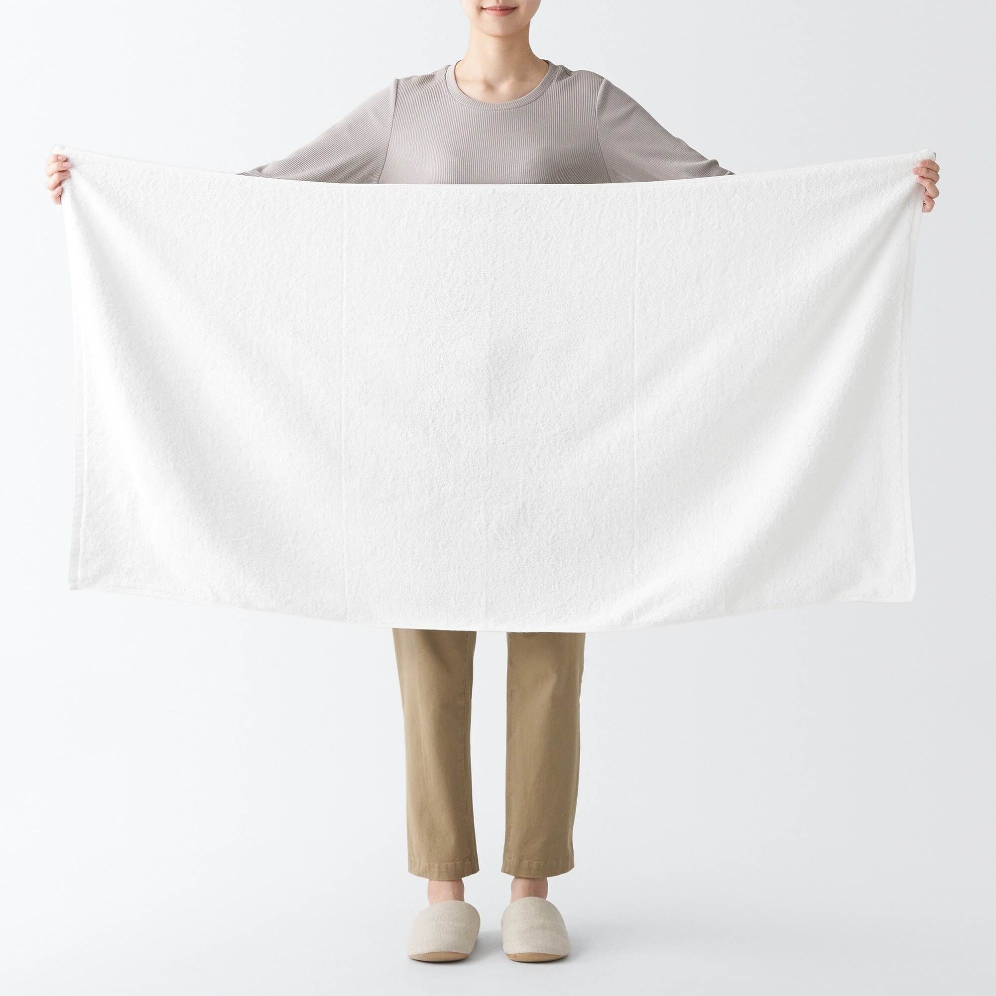 TWIN PILE LARGE BATH TOWEL WITH LOOP