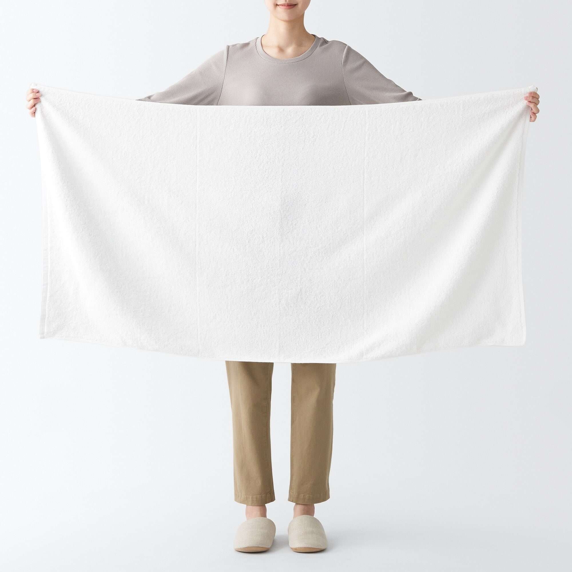 TWIN PILE LARGE BATH TOWEL WITH LOOP