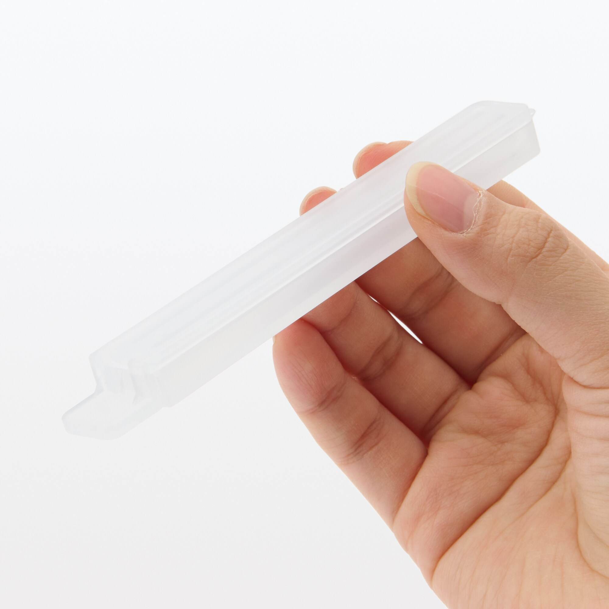 Polypropylene bag clip
