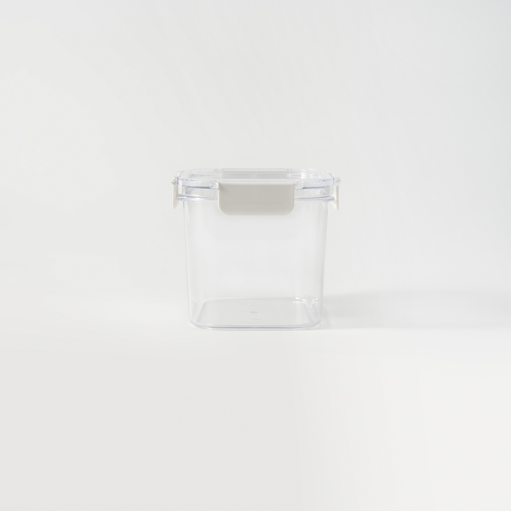 CLEAR STORAGE CONTAINER