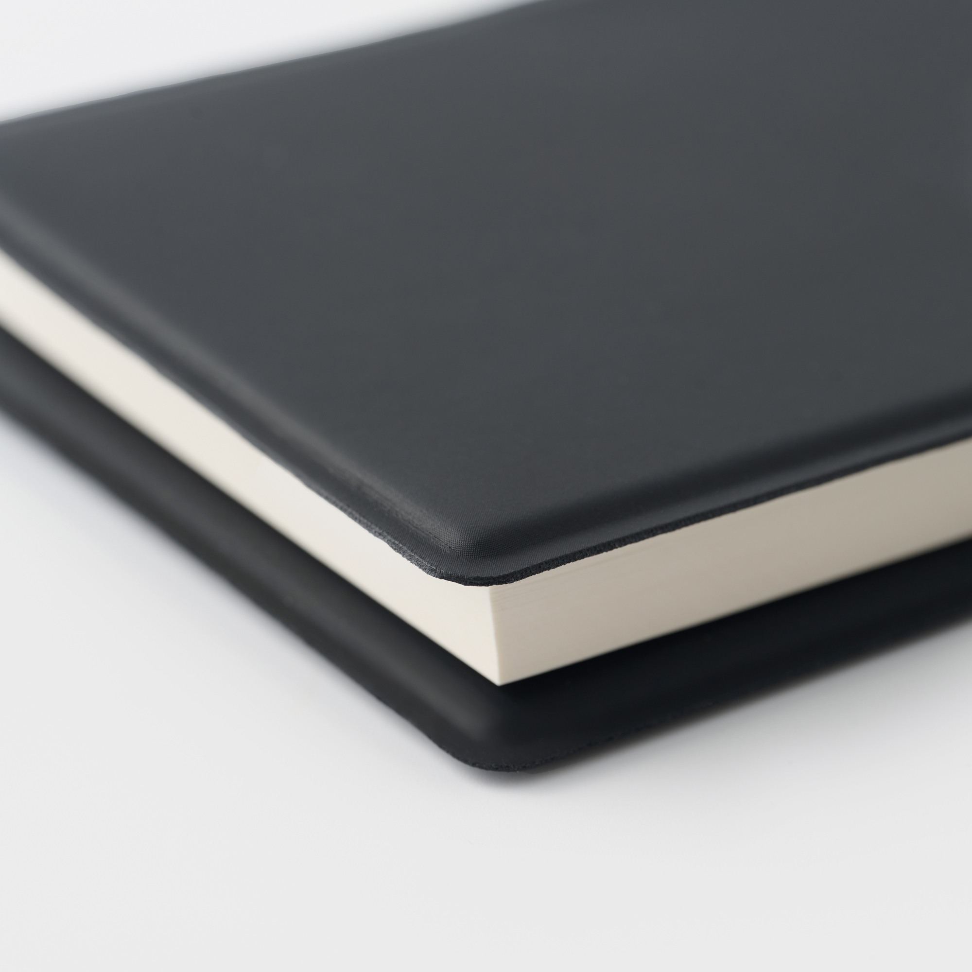 Compact notebook