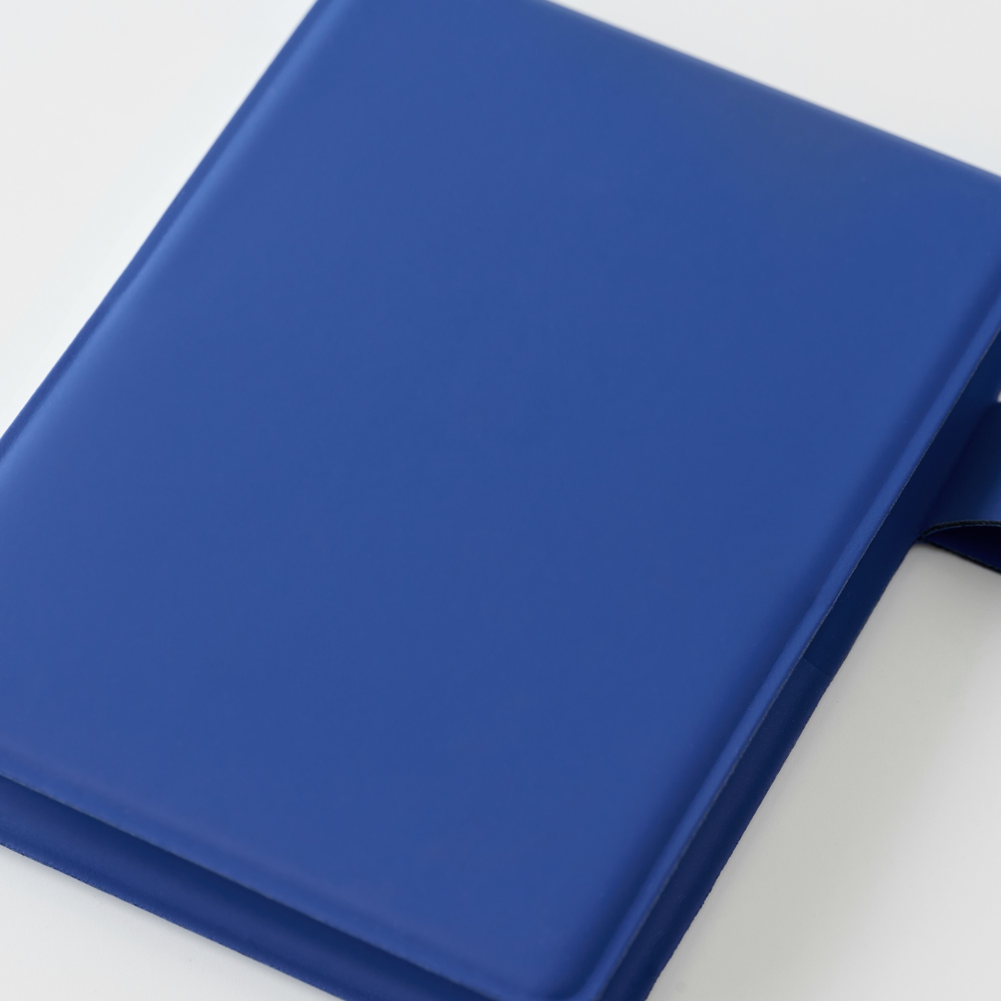 Compact notebook